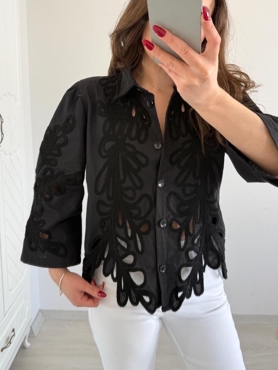 TASARIM İŞLEMELİ GÖMLEK SİYAH