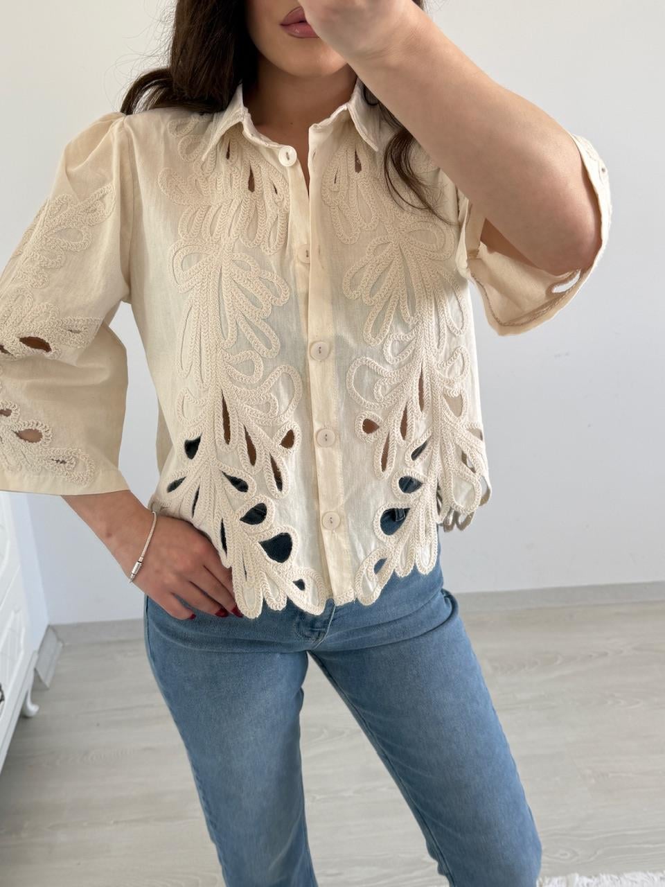 TASARIM İŞLEMELİ GÖMLEK TAŞ