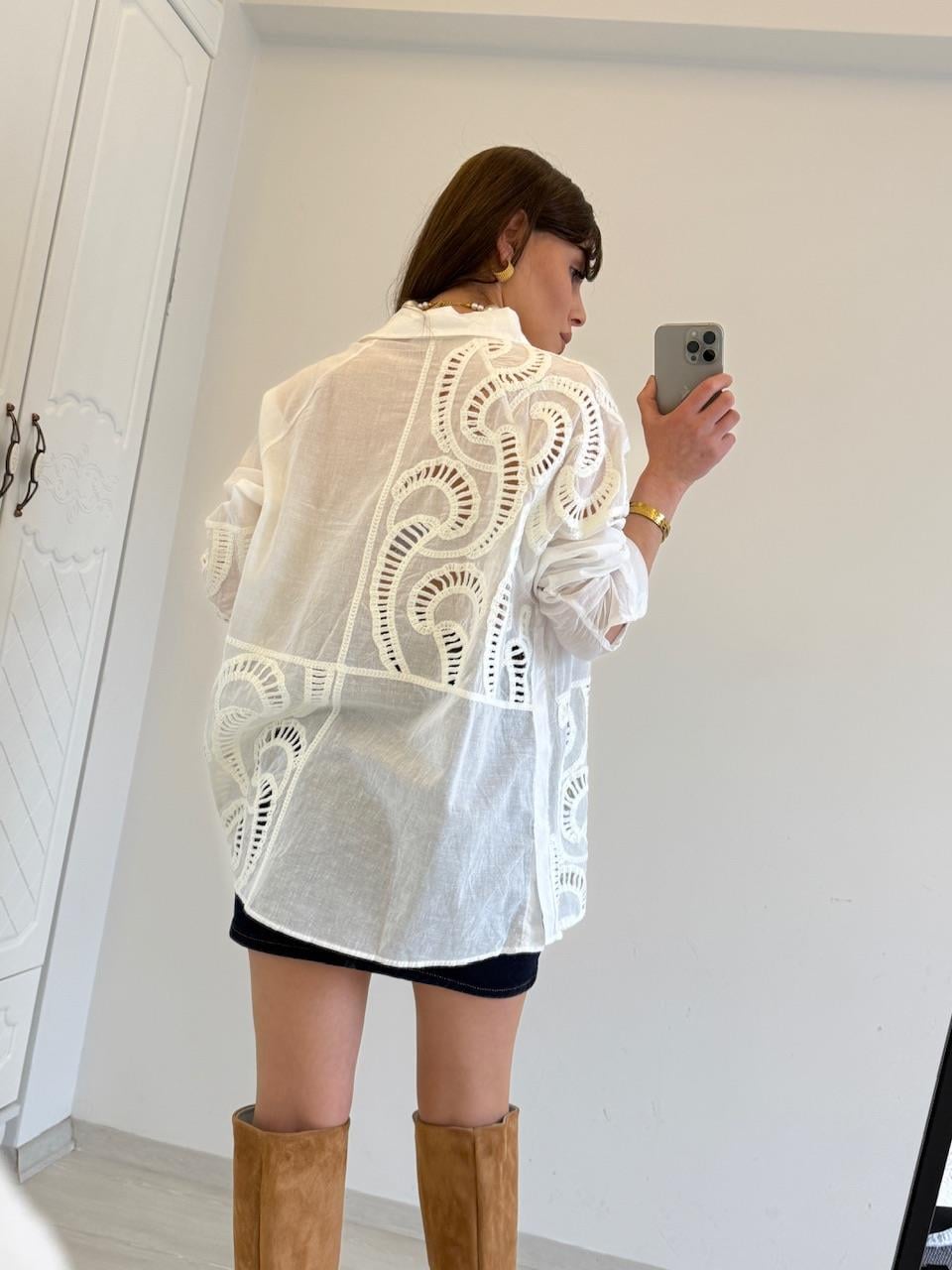 TASARIM İŞLEMELİ KETEN GÖMLEK