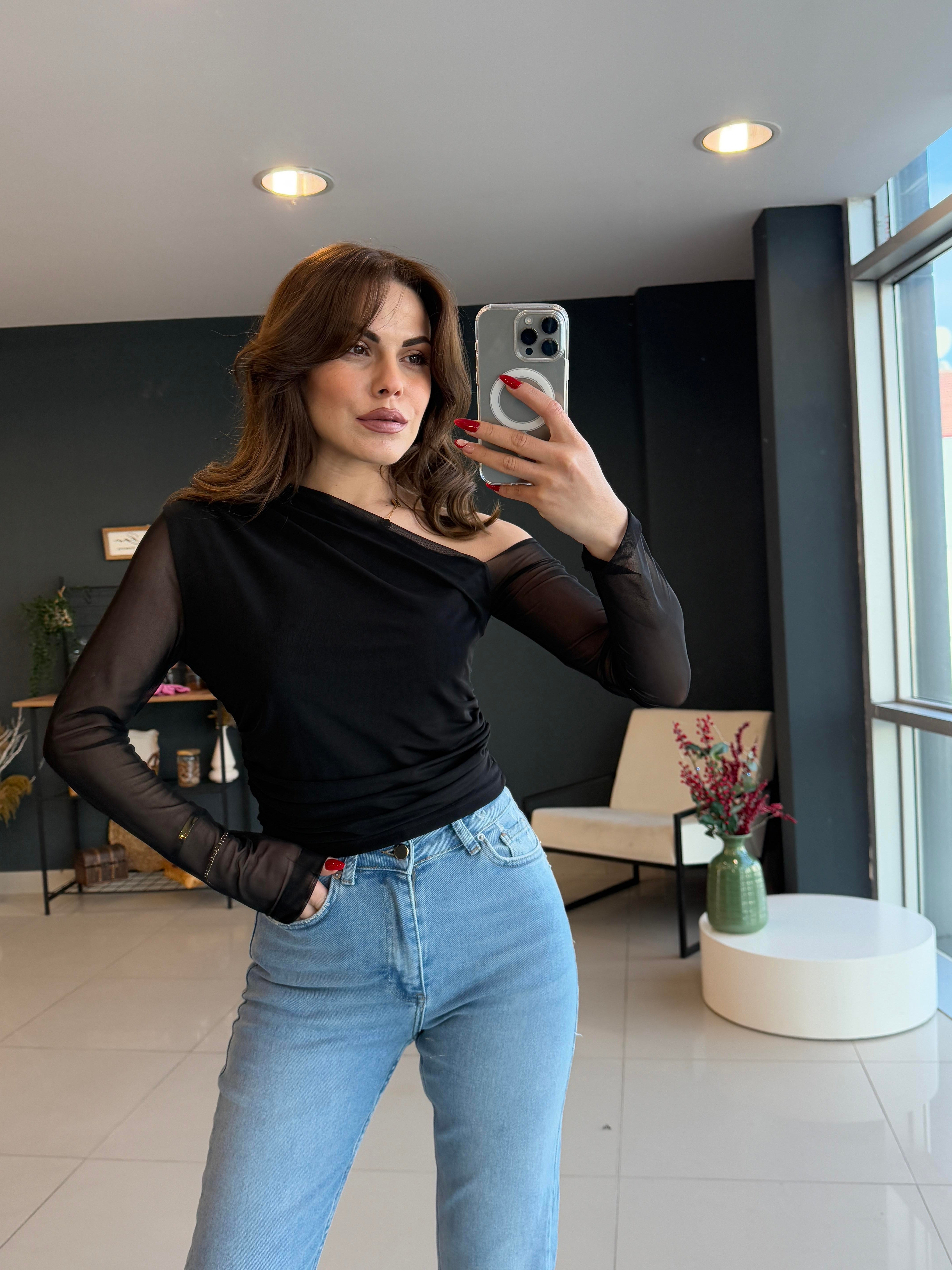 TEK OMUZ DEKOLTELİ TÜL BLUZ SİYAH