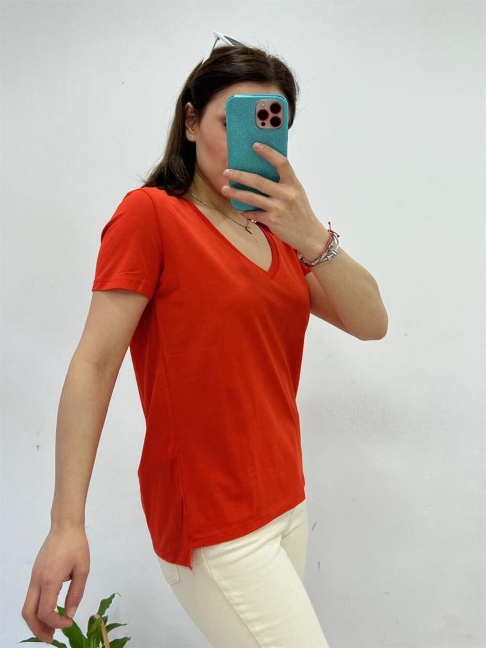 TURUNCU DİLVİN V YAKA BASİC TSHİRT