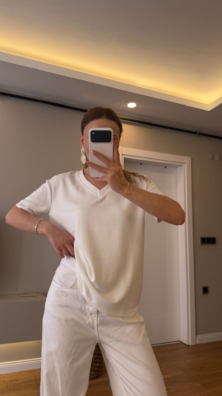 V  YAKA BASİC TSHIRT BEYAZ