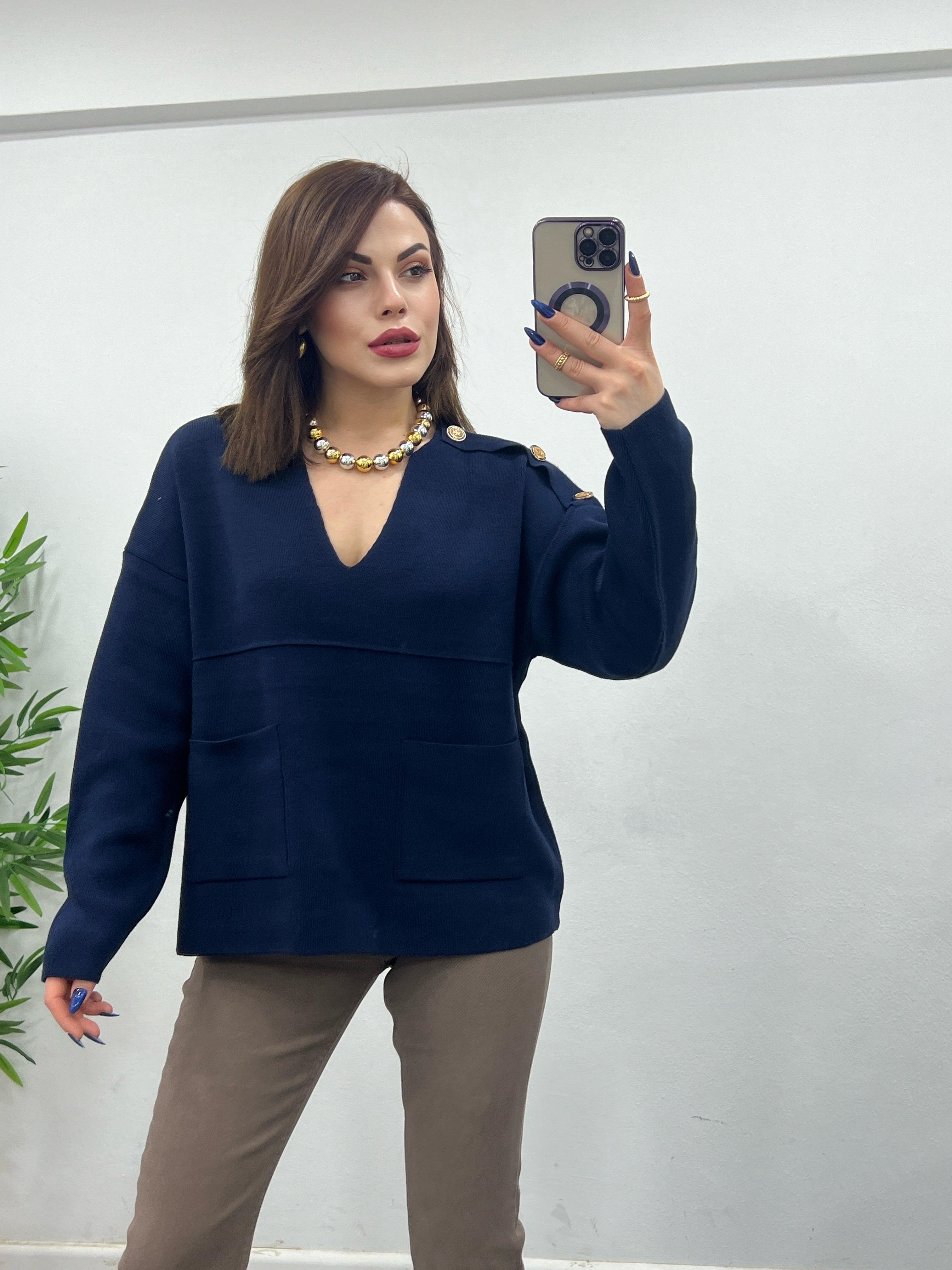 V YAKA LACİVERT DÜĞME DETAYLI TRİKO
