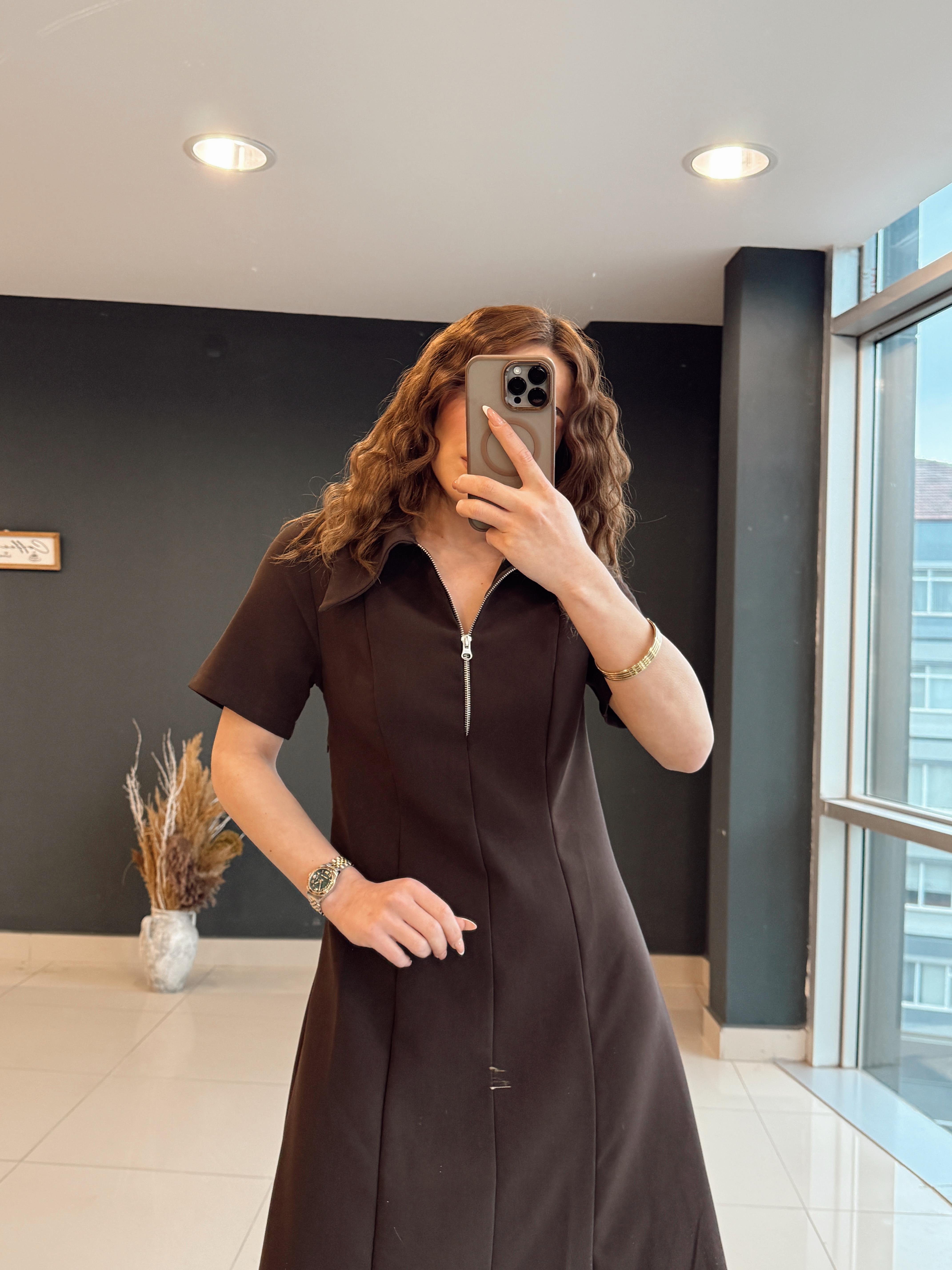 YAKA FERMUARLI ELBİSE KAHVE