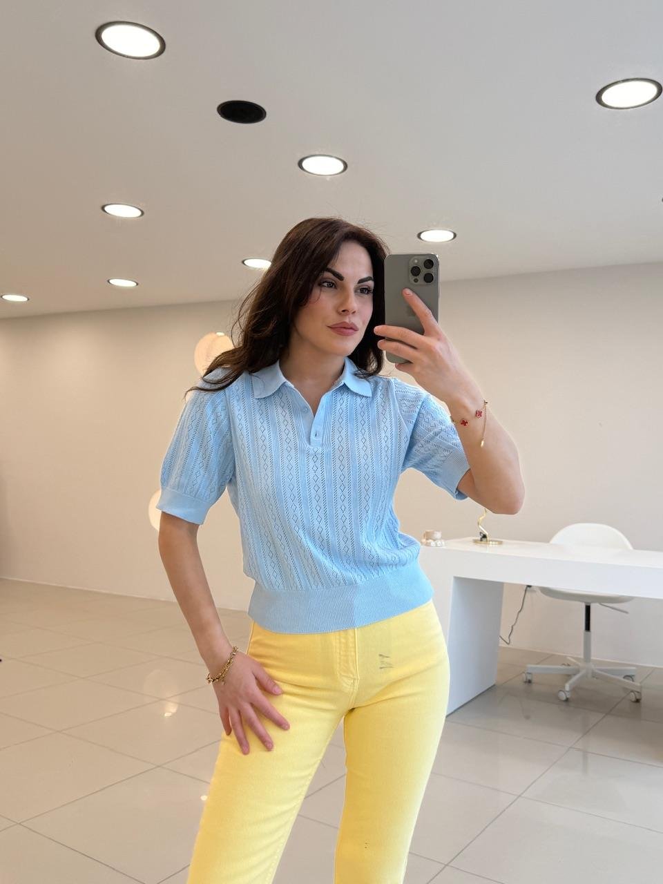 YAKASI DÜĞMELİMERSERİZE MAVİ