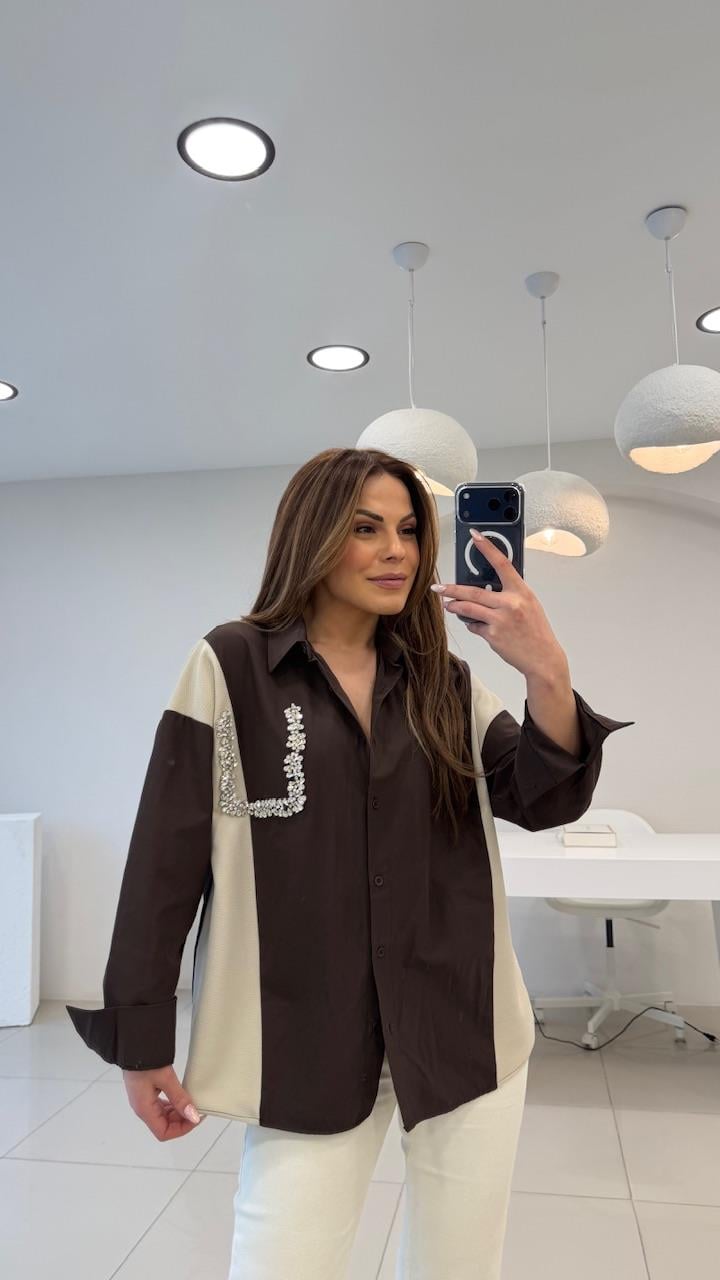 YANLARI KAHVE ŞERİTLİ TAŞLI POPLİN GÖMLEK 
