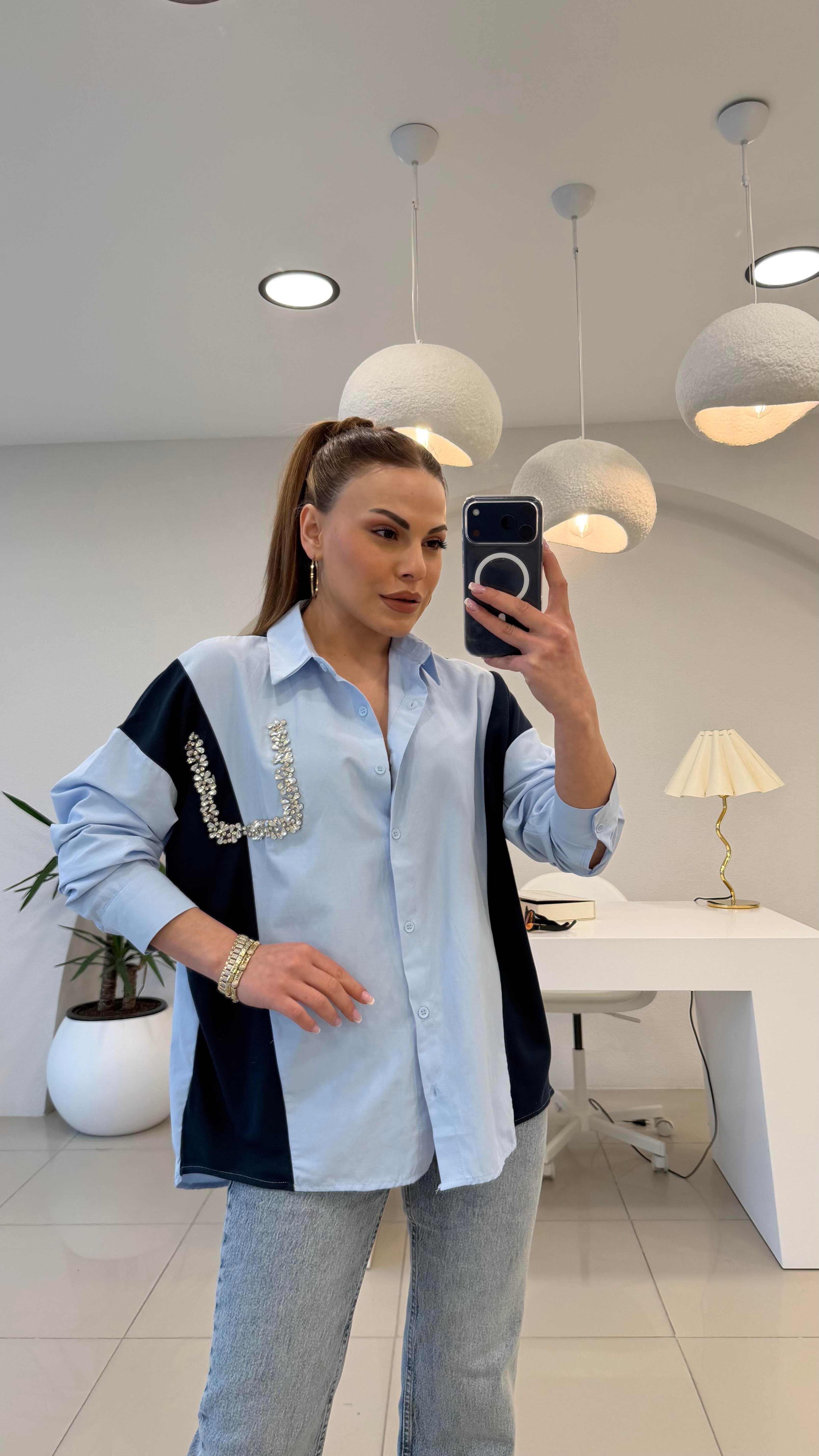 YANLARI LACİVERT  ŞERİTLİ TAŞLI POPLİN GÖMLEK MAVİ