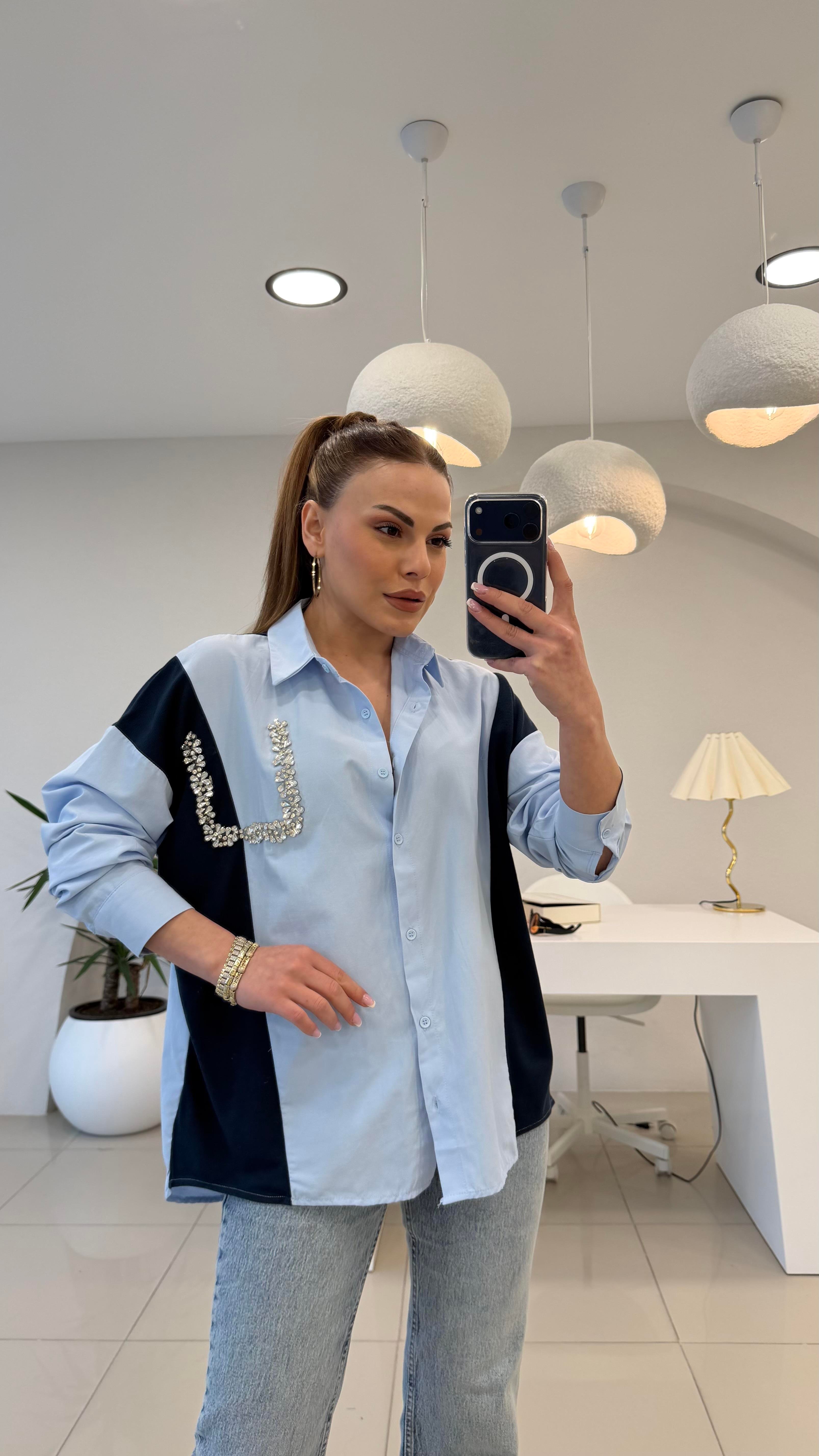YANLARI LACİVERT  ŞERİTLİ TAŞLI POPLİN GÖMLEK MAVİ