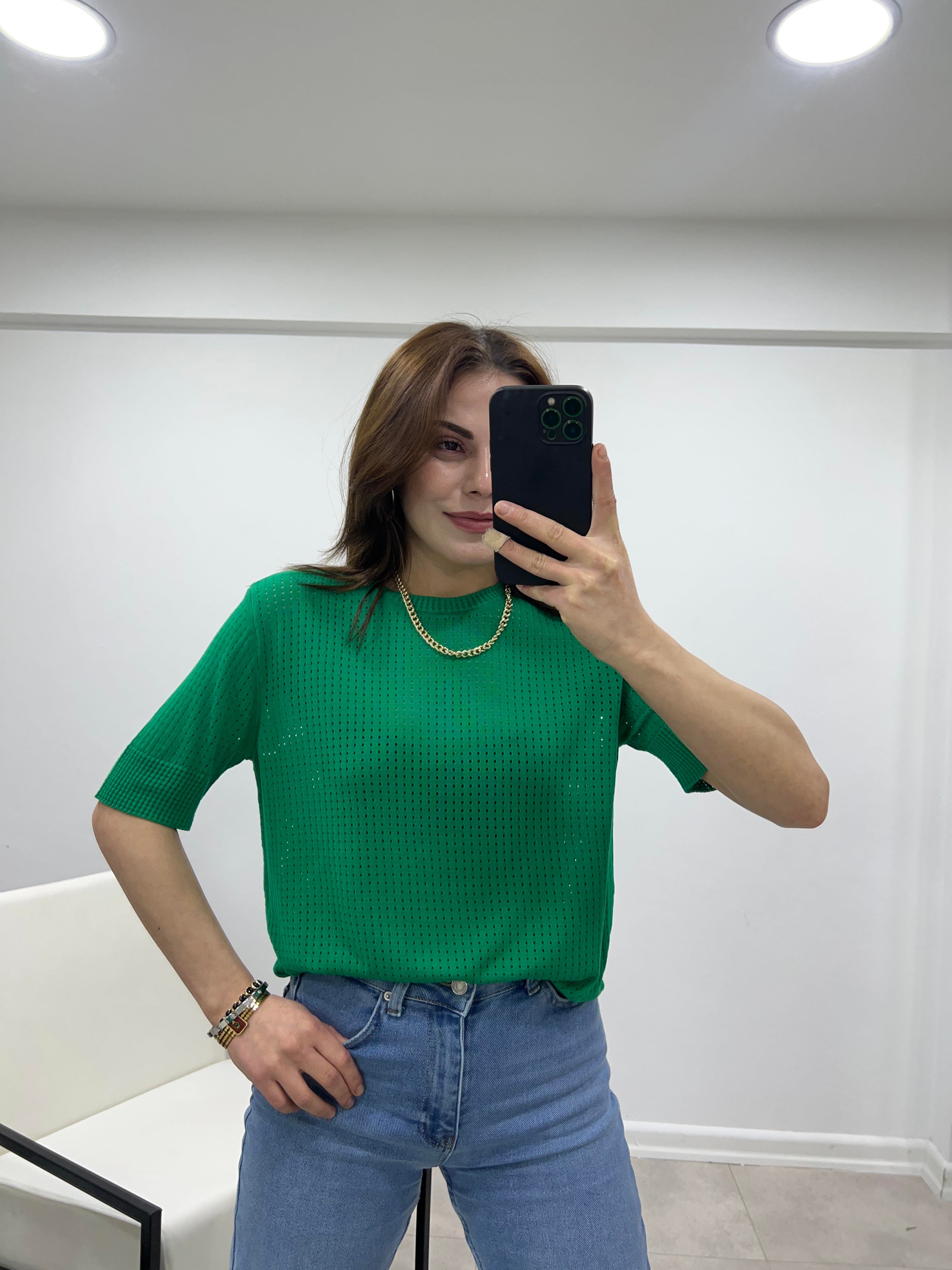 YEŞİL DELİKLİ MERSERİZE BLUZ