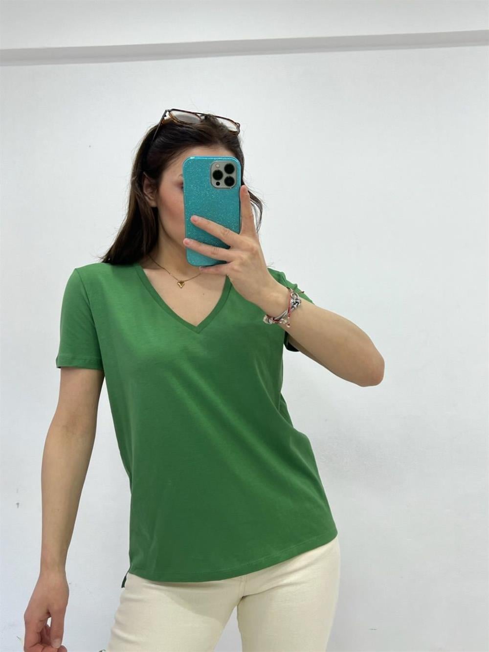 YEŞİL DİLVİN V YAKA BASİC TSHİRT