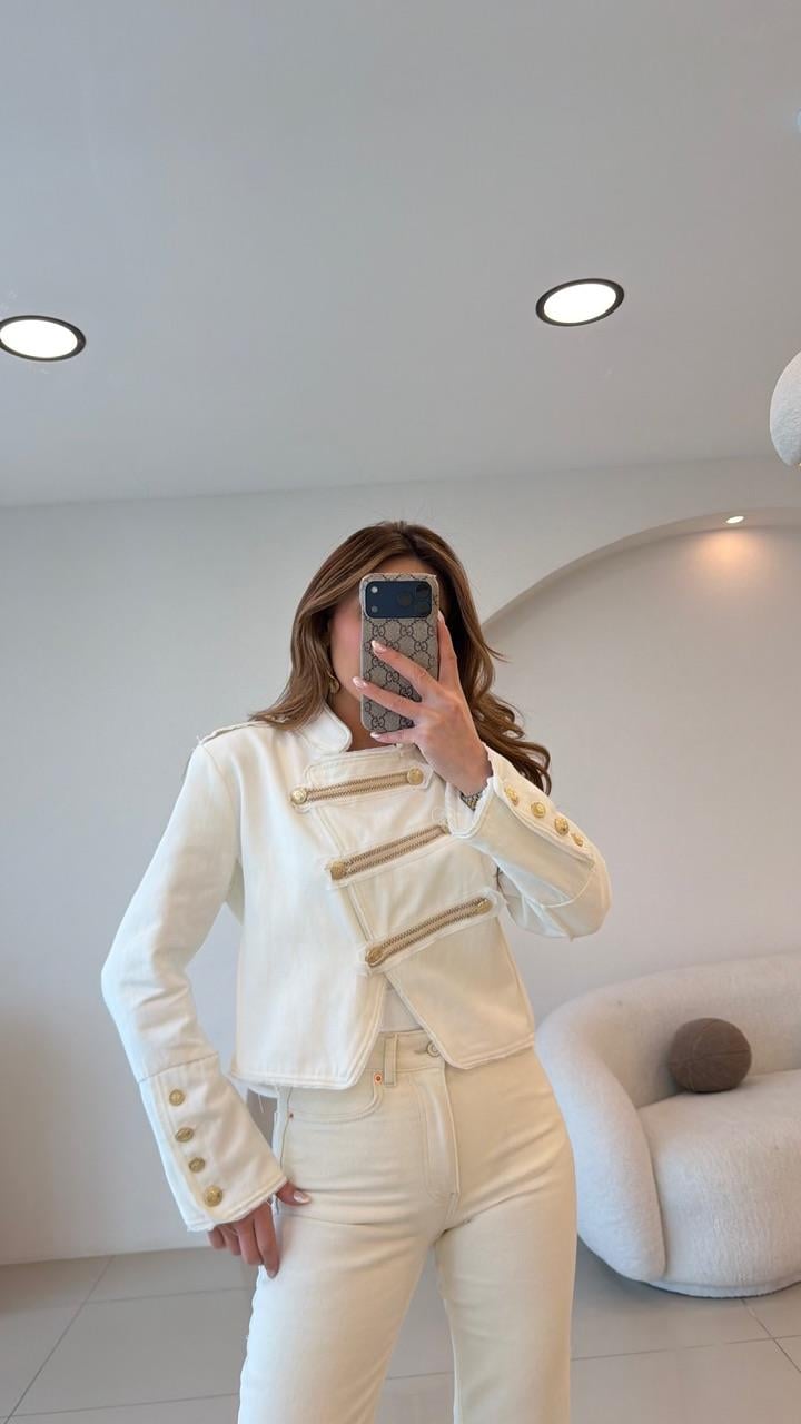 ZR MODEL GOLD DÜĞMELİ KRUVAZE CEKET EKRU( ÜRÜN ÖN SİPARİŞTİR TESLİMAT TARİHİ 25 NİSANDIR)