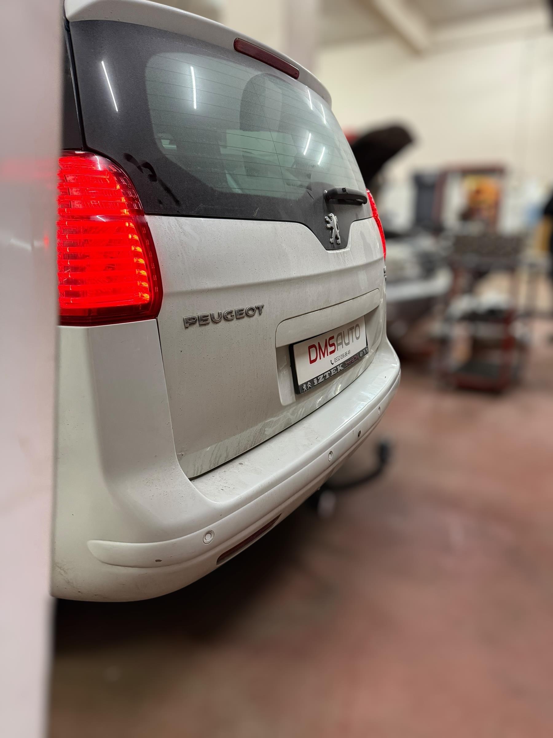 Peugeot 5008 2009-2017  Çeki Demiri