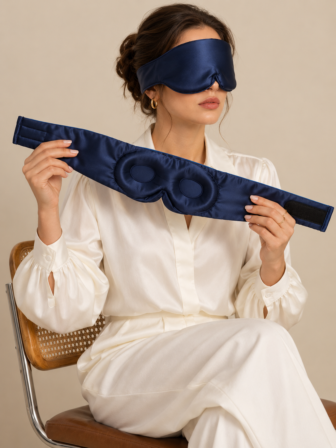  'Sleep & Glow' Premium Üç Boyutlu Tam Karanlık Uyku Maskesi Göz Bandı (Lacivert) - Ayarlanabilir Tasarım 