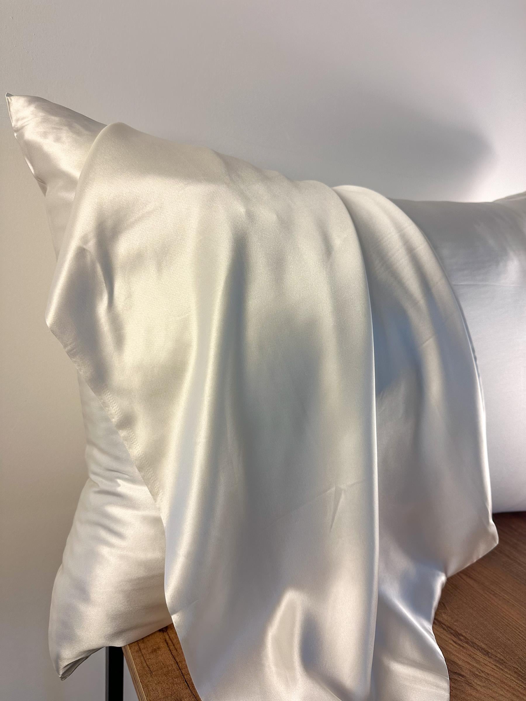 Ivory 19 Momme Silk Pillowcase 