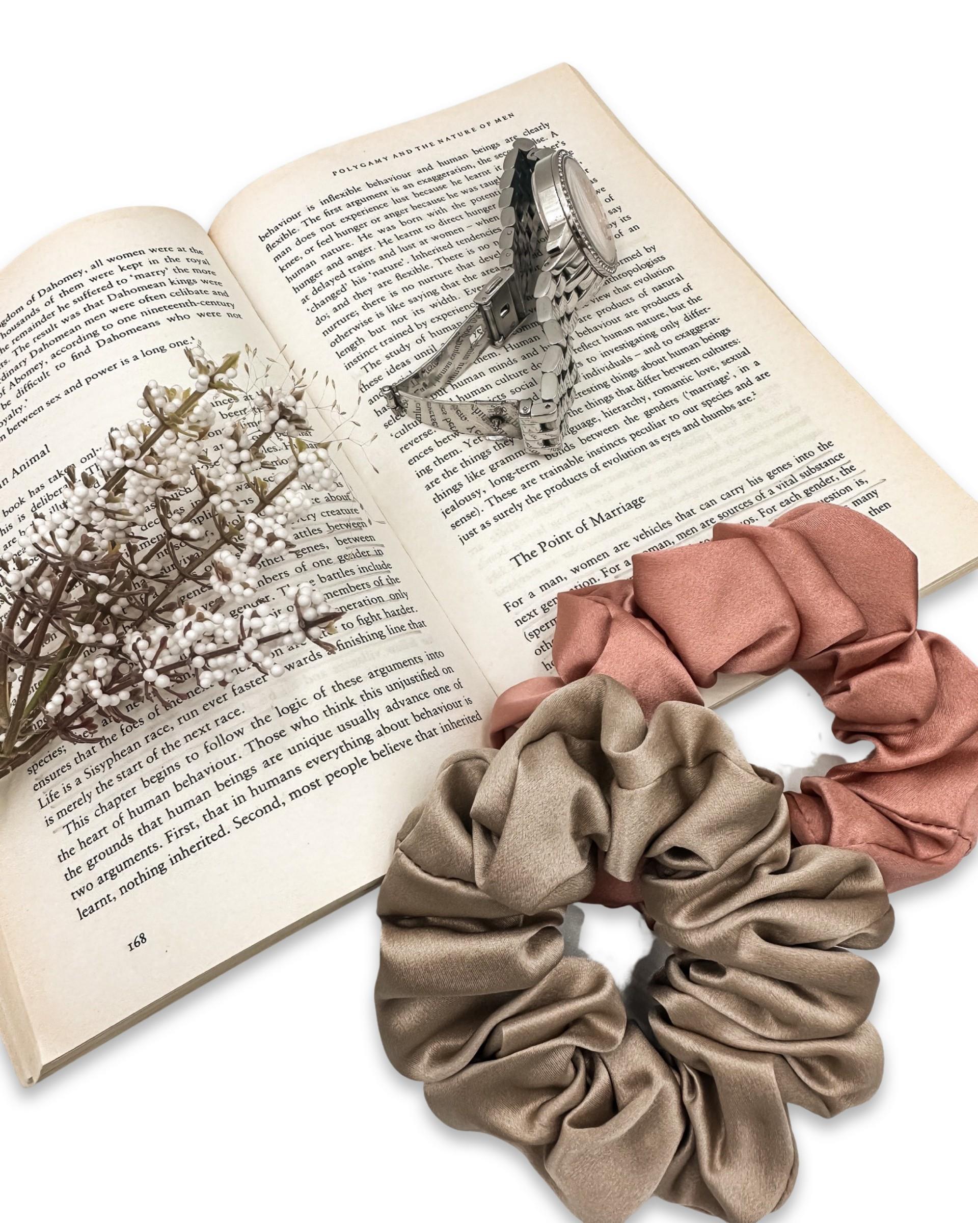 Haki Saf İpek Saç Tokası Orta Boy