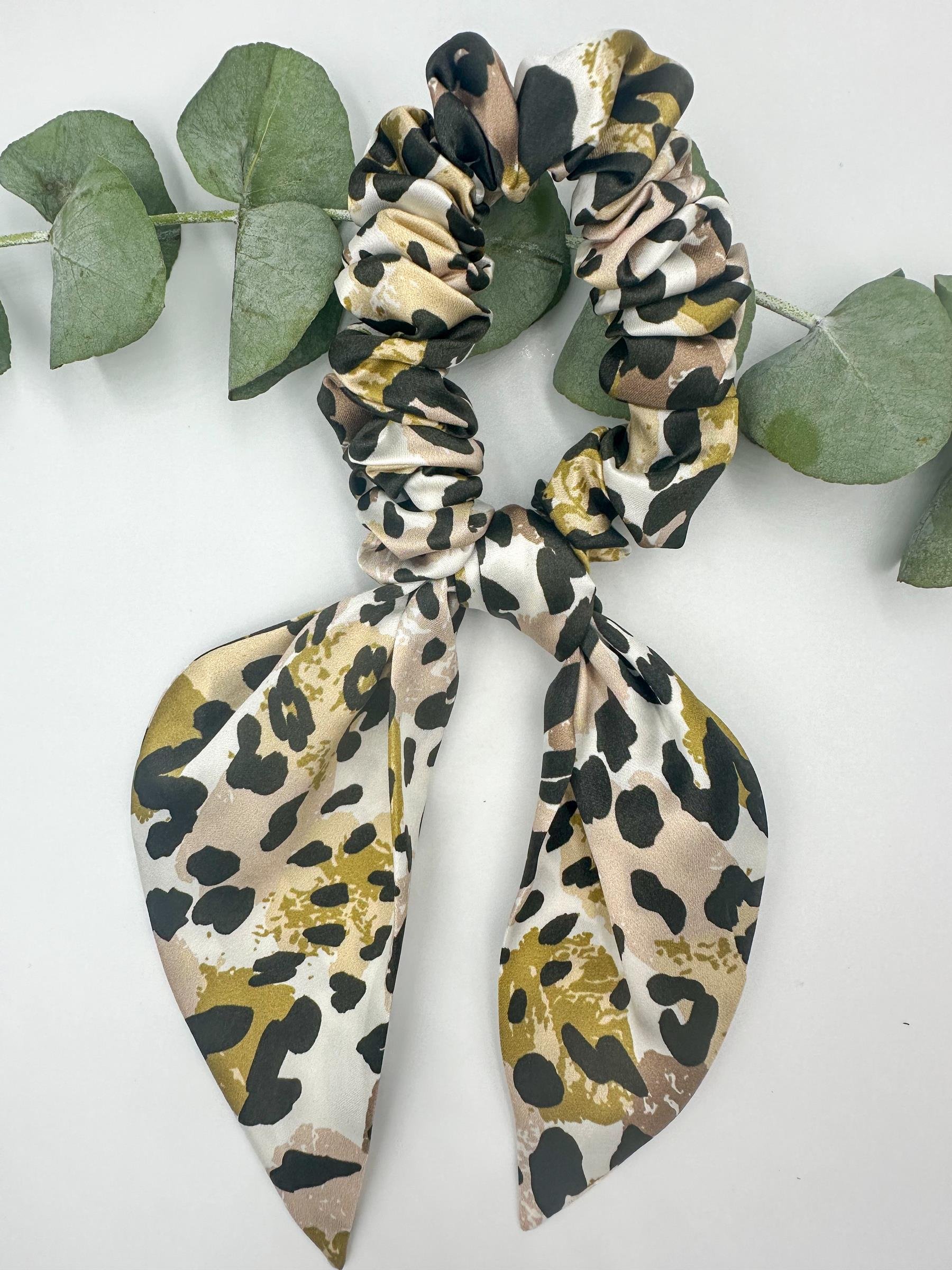 Leopar Desenli - Saf İpek Fiyonk Toka