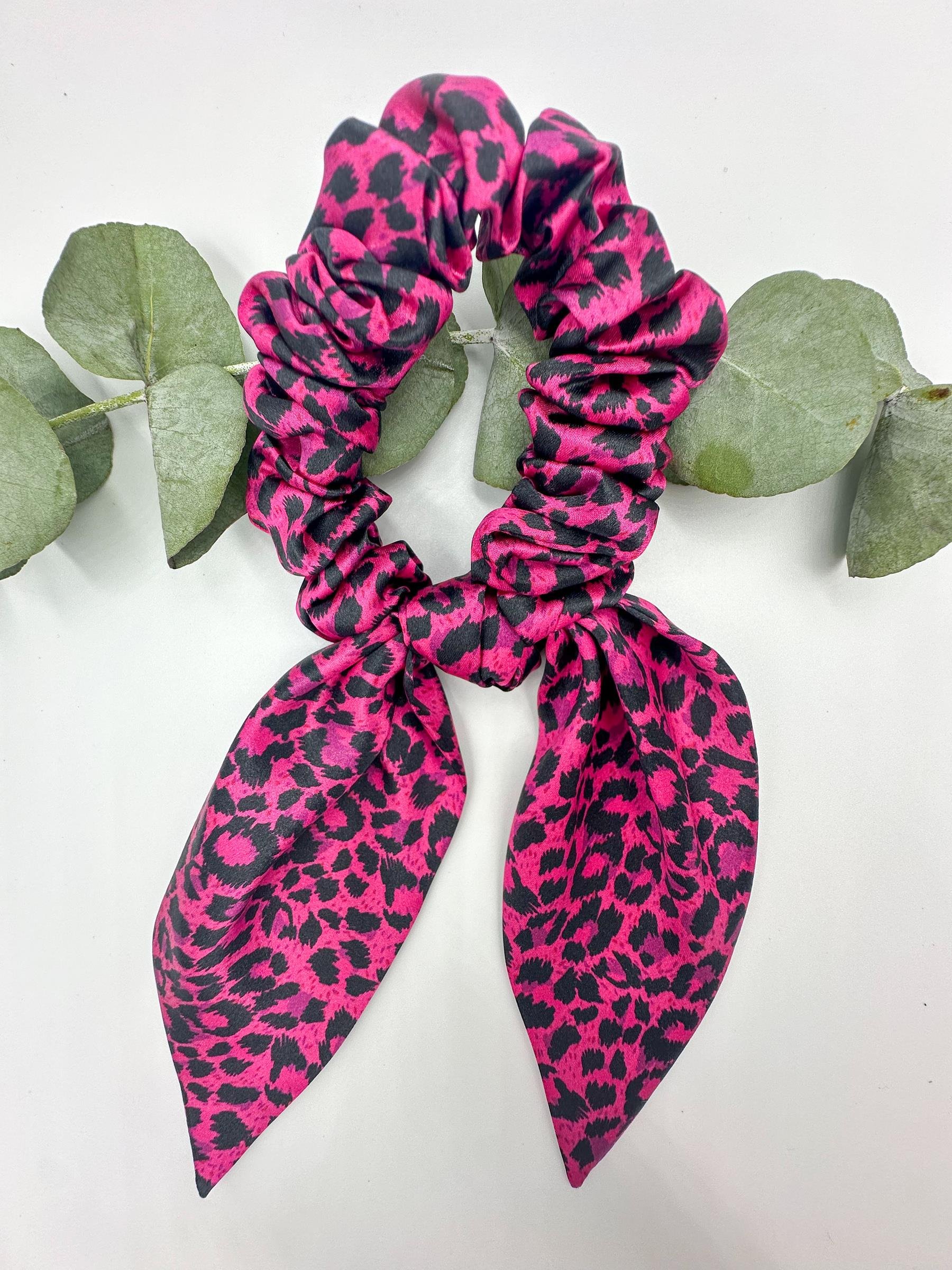 Purple Leopard - Saf İpek Fiyonk Toka