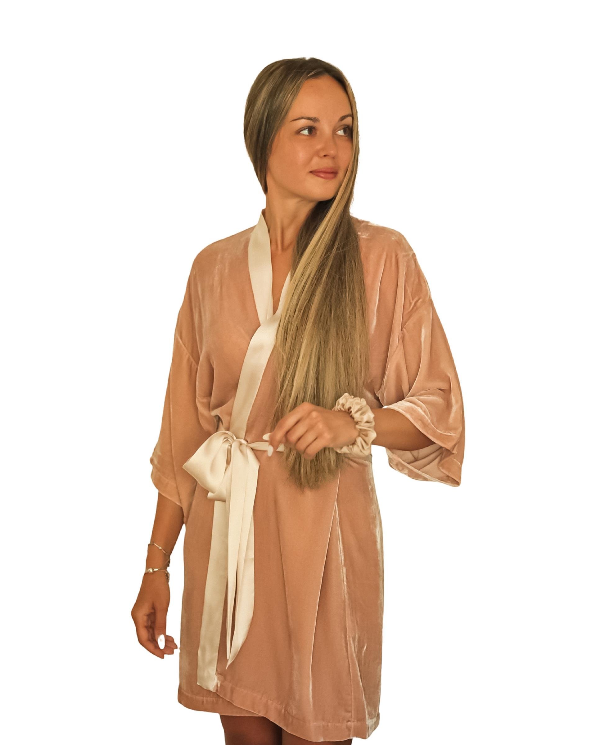 Uçuk Pembe İpek Kadife Kimono Sabahlık 