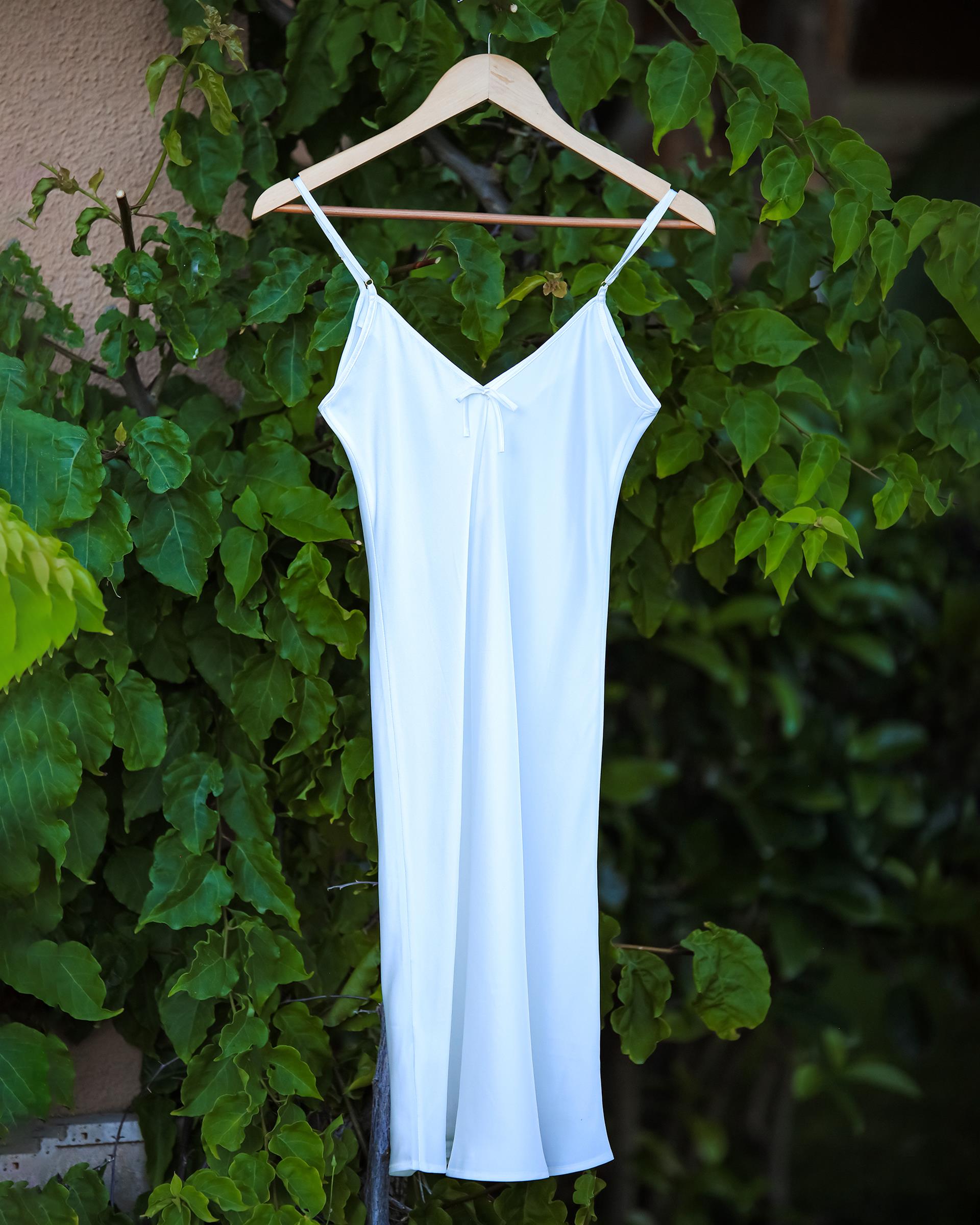 V Yaka Askılı Slip Elbise (Beyaz)