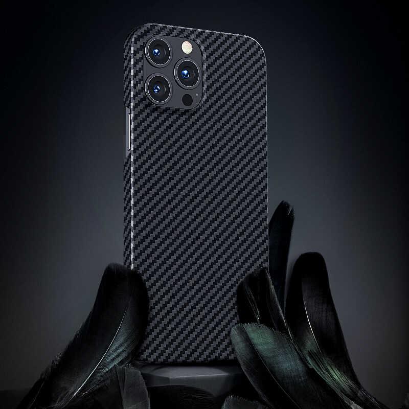 Apple iPhone 13 Pro Kılıf M-safe Özellikli Karbon Fiber Benks Essential Kevlar Kapak
