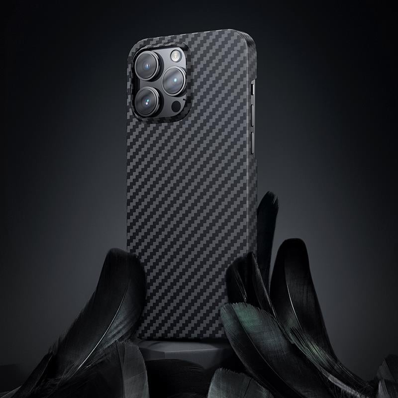 Apple iPhone 14 Pro Max Kılıf M-safe Özellikli Karbon Fiber Benks Essential Kevlar Kapak