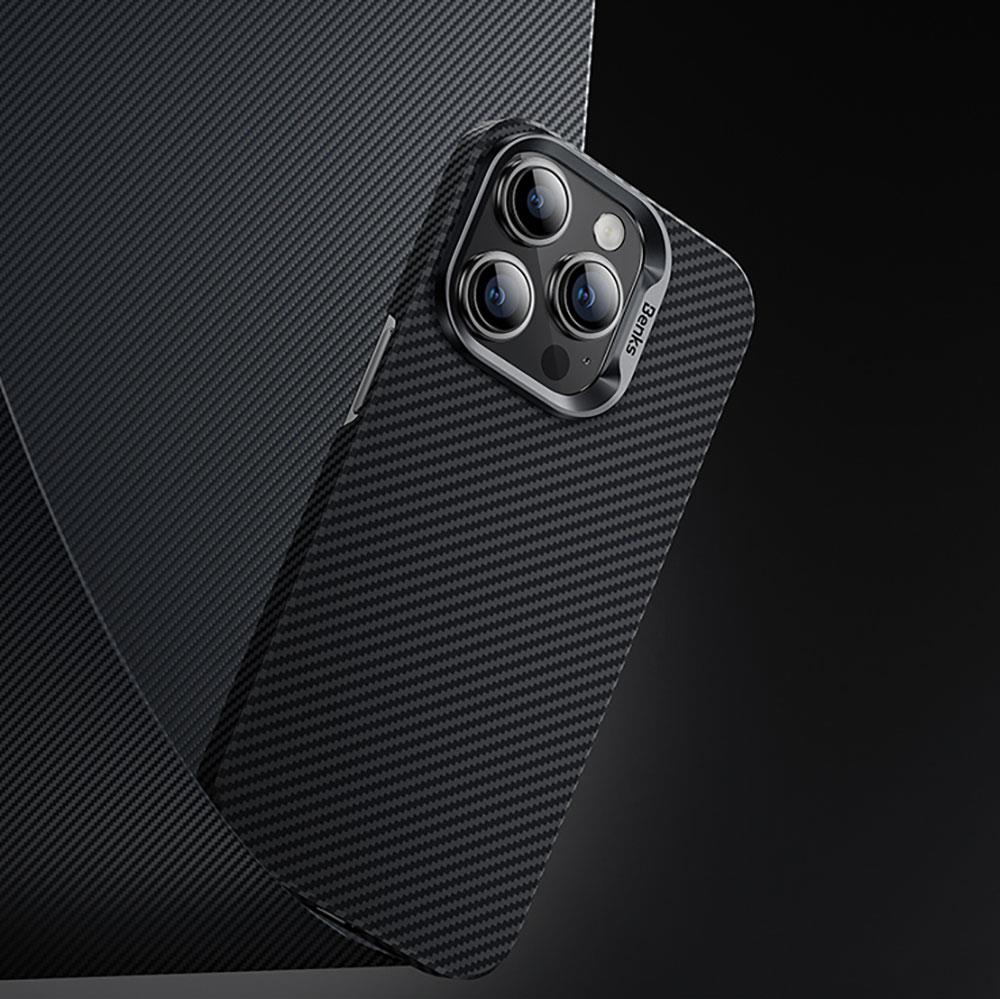 Apple iPhone 15 Kılıf M-safe Özellikli Karbon Fiber Benks Essential ArmorAir 600D Kevlar Kapak