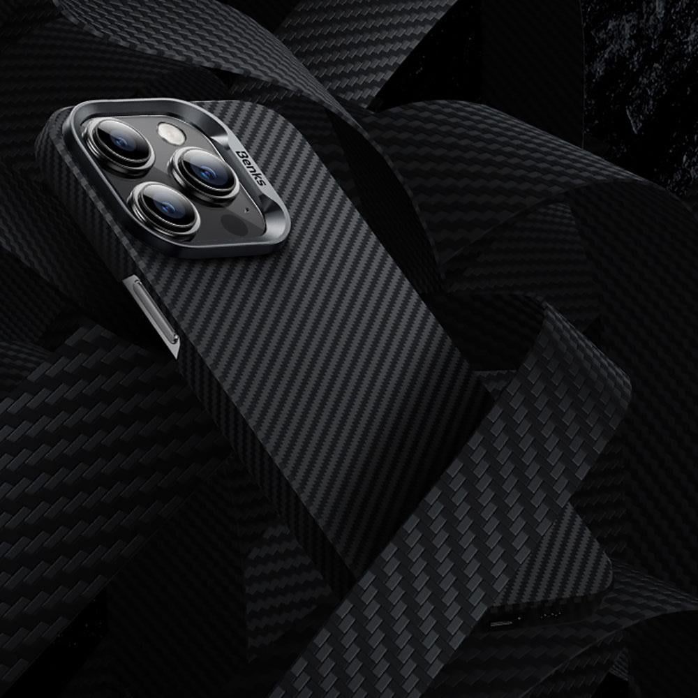 Apple iPhone 15 Plus Kılıf M-safe Özellikli Karbon Fiber Benks Essential ArmorAir 600D Kevlar Kapak