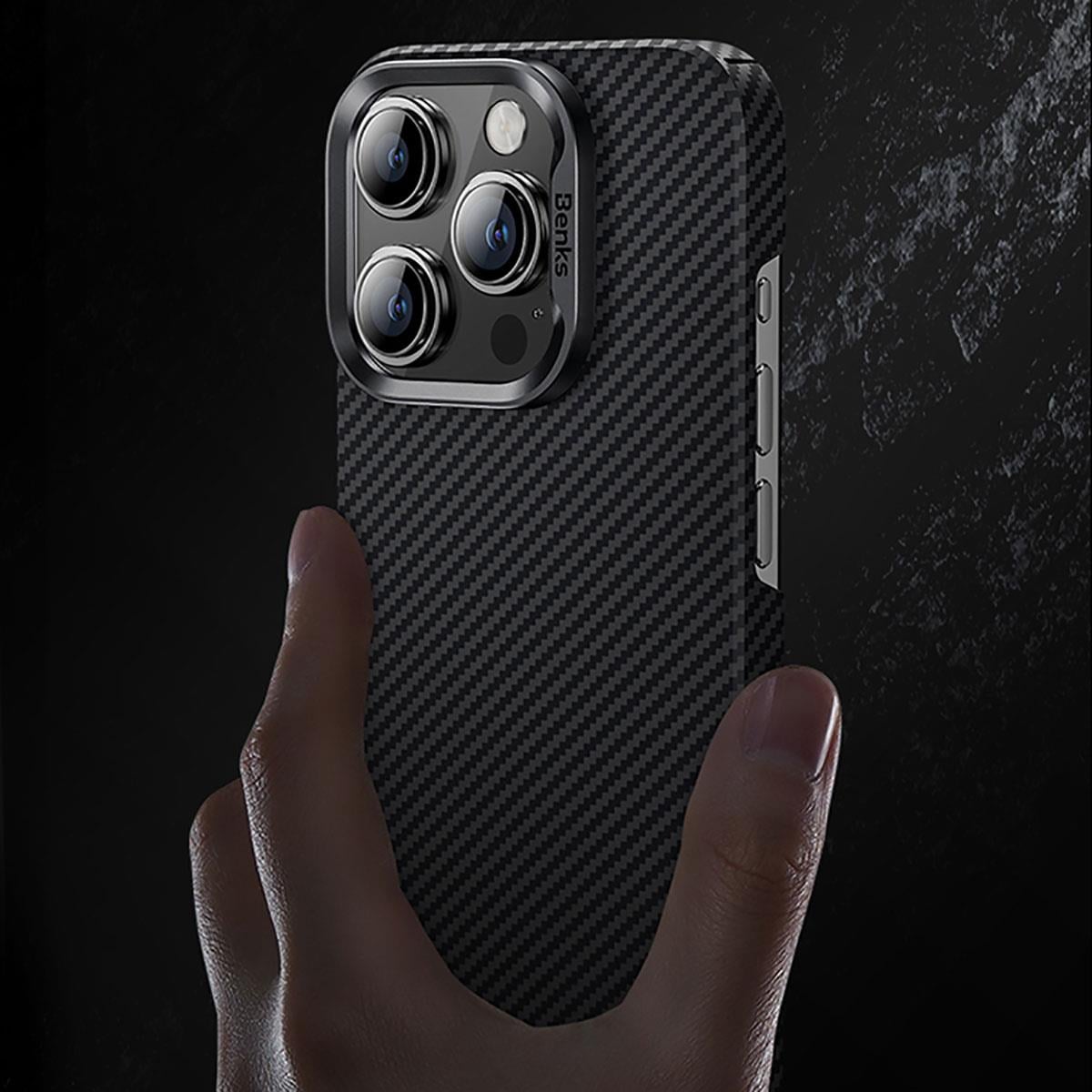 Apple iPhone 15 Plus Kılıf M-safe Özellikli Karbon Fiber Benks Essential ArmorAir 600D Kevlar Kapak