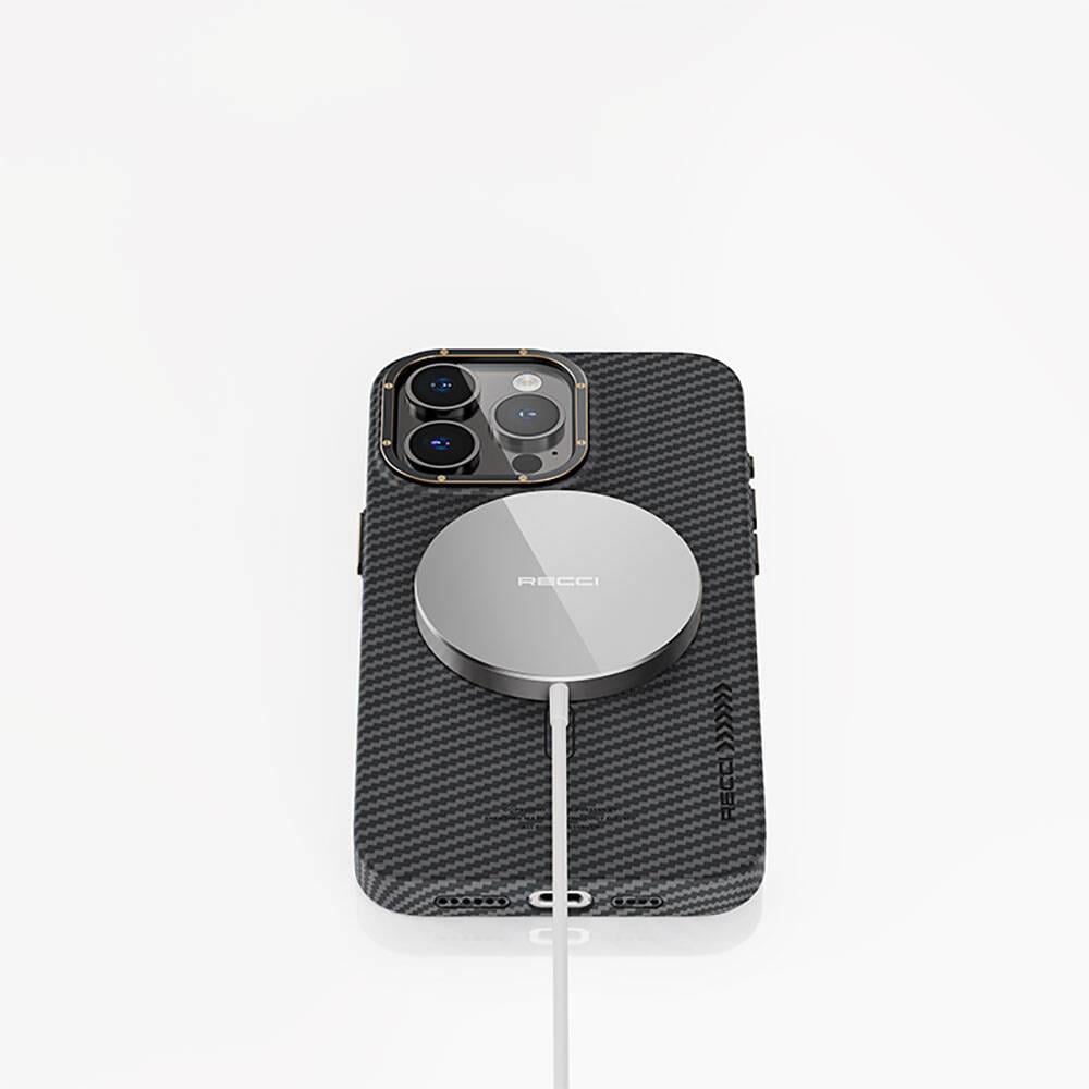 Apple iPhone 15 Plus Kılıf Recci Machinist Serisi M-safe Şarj Özellikli Magnetik Karbon Kapak