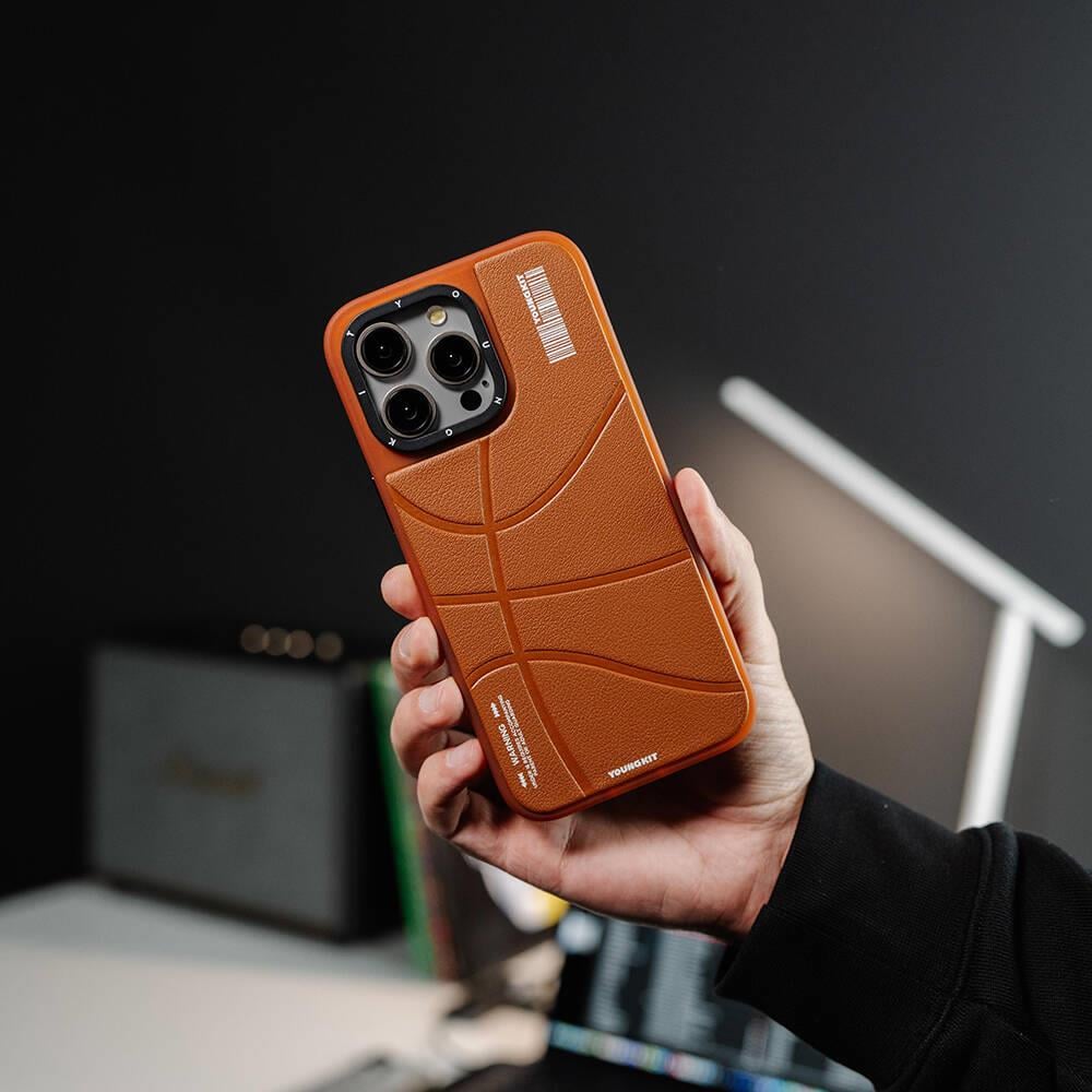 Apple iPhone 15 Pro Kılıf M-safe Şarj Özellikli Youngkit Backboard Serisi Leather Kapak