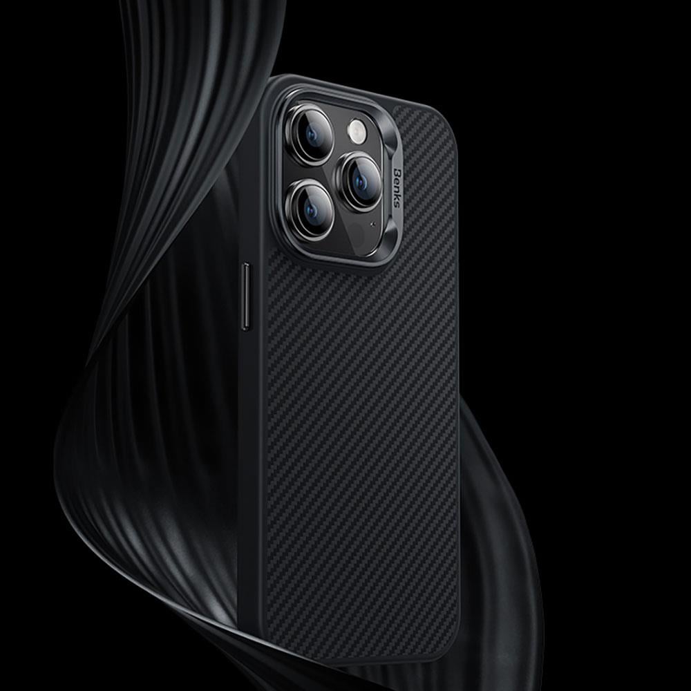Apple iPhone 15 Pro Max Kılıf Karbon Fiber M-safe Şarj Özellikli Benks Hybrid ArmorPro 600D Kevlar Kapak