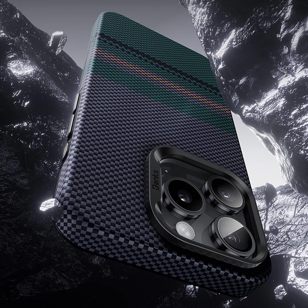 Apple iPhone 15 Pro Max Kılıf M-safe Şarj Özellikli Karbon Fiber Tasarımlı Benks Aurora ArmorPro Kevlar Kapak