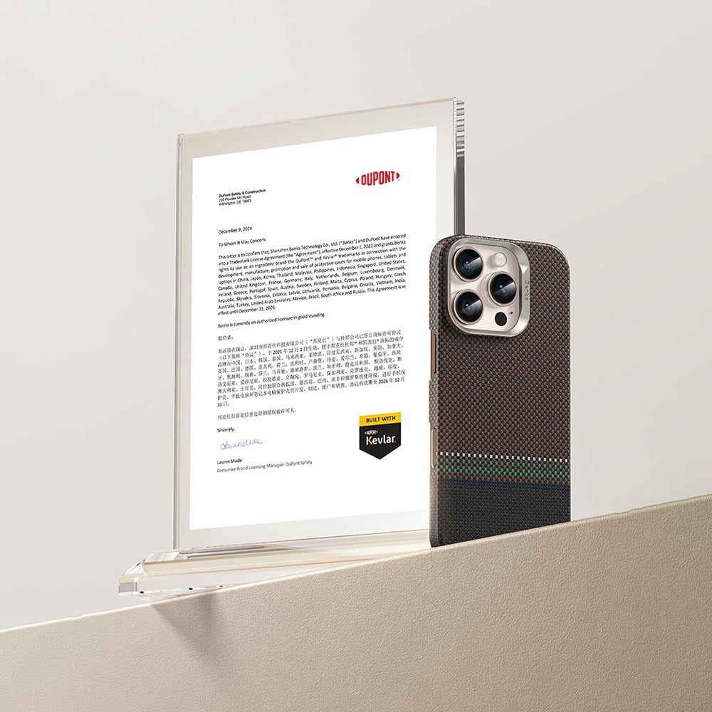 Apple iPhone 15 Pro Max Kılıf M-safe Şarj Özellikli Karbon Fiber Tasarımlı Benks Prestige ArmorAir Kevlar Kapak