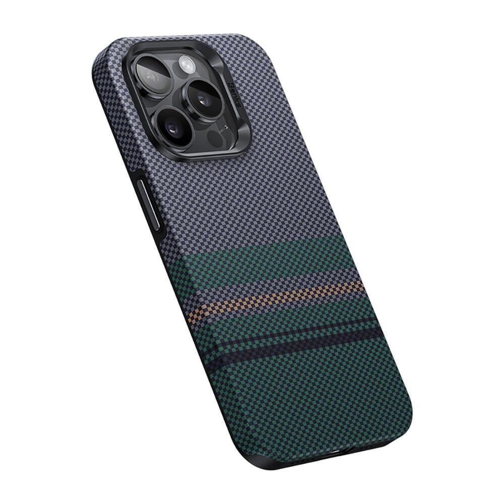 Apple iPhone 15 Pro Max Kılıf M-safe Şarj Özellikli Karbon Fiber Tasarımlı Benks Aurora ArmorPro Kevlar Kapak