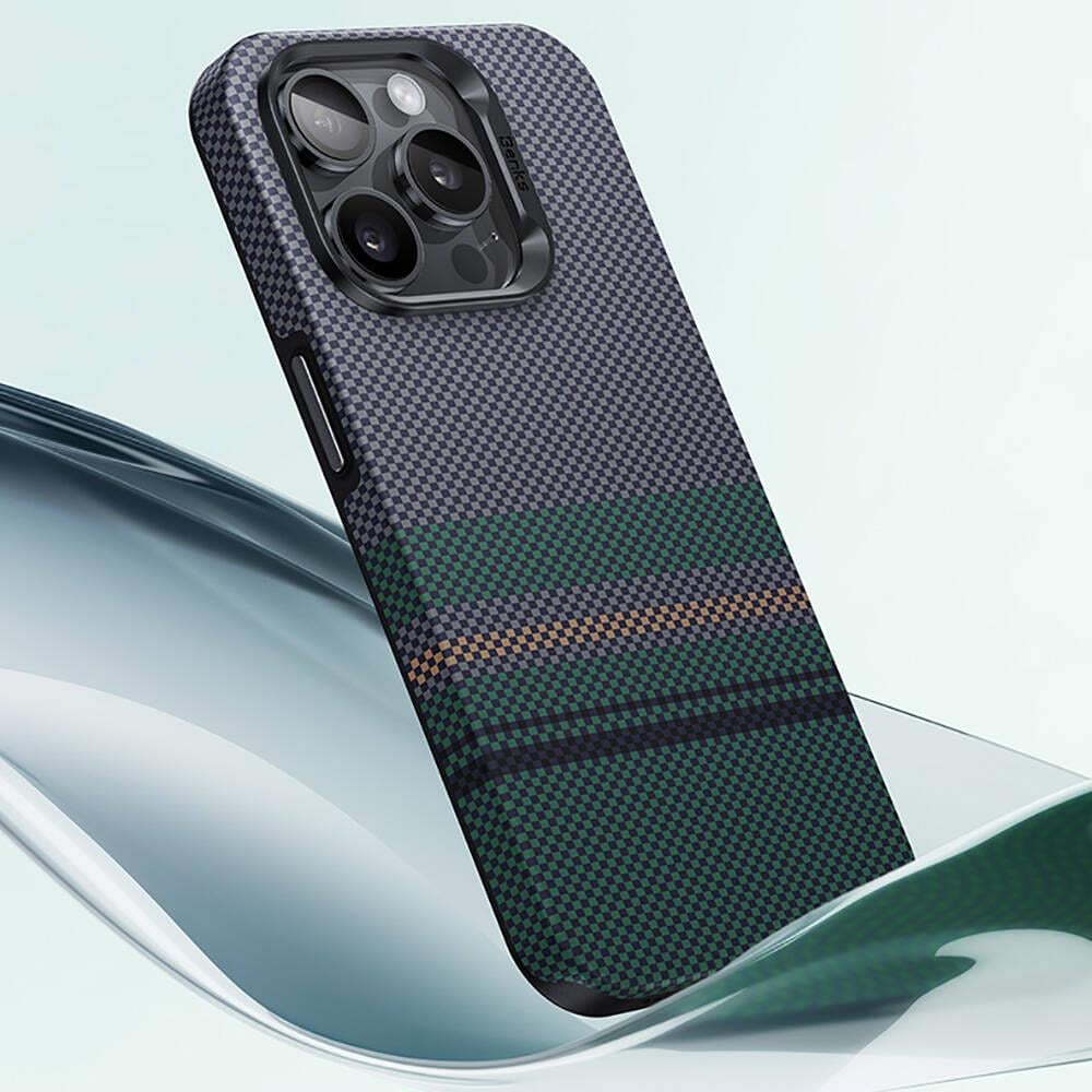 Apple iPhone 15 Pro Max Kılıf M-safe Şarj Özellikli Karbon Fiber Tasarımlı Benks Aurora ArmorPro Kevlar Kapak