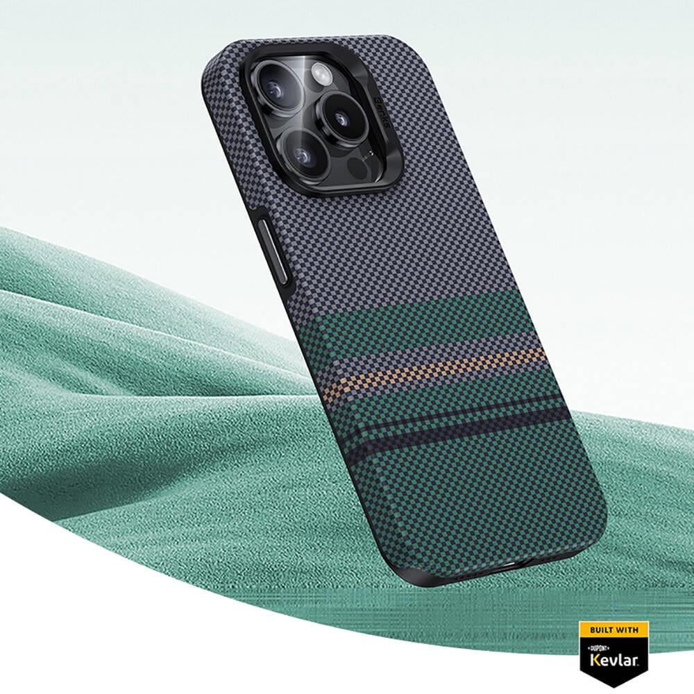 Apple iPhone 15 Pro Max Kılıf M-safe Şarj Özellikli Karbon Fiber Tasarımlı Benks Aurora ArmorPro Kevlar Kapak