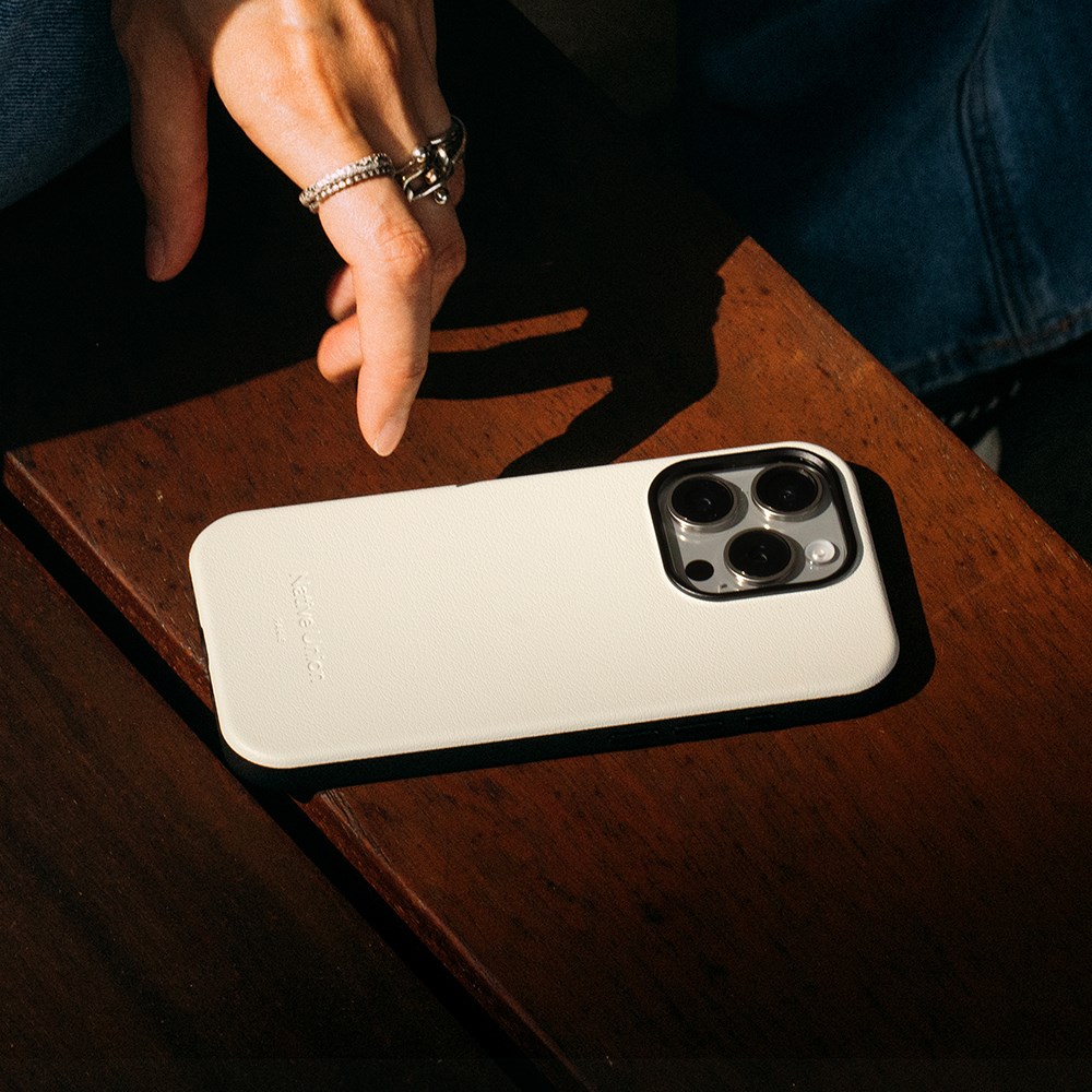 Apple iPhone 16 Pro Kılıf M-safe Şarj Özellikli Benks City Serisi Kapak