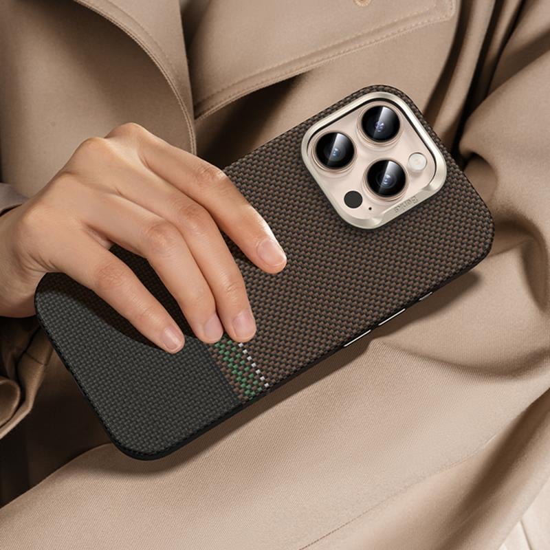 Apple iPhone 16 Pro Kılıf M-safe Şarj Özellikli Karbon Fiber Tasarımlı Benks Prestige ArmorPro Kevlar Kapak