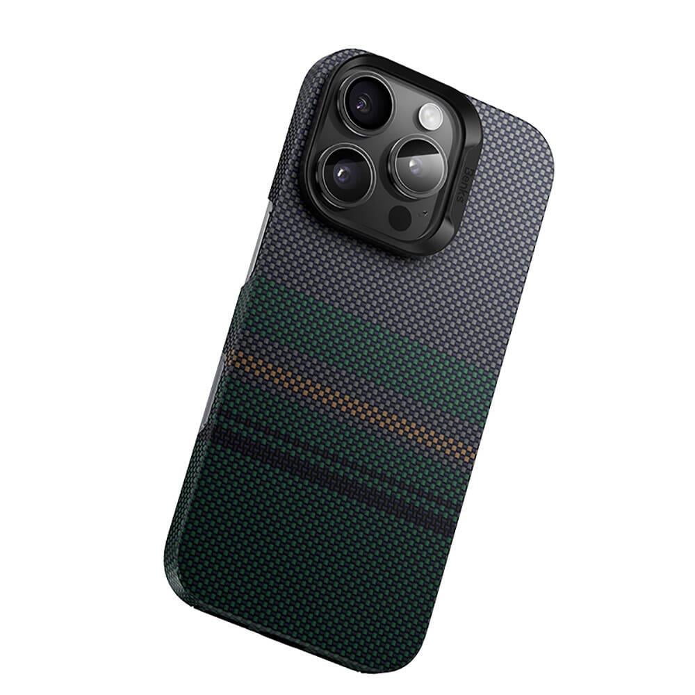 Apple iPhone 16 Pro Max Kılıf M-safe Şarj Özellikli Karbon Fiber Tasarımlı Benks Aurora ArmorAir Kevlar Kapak