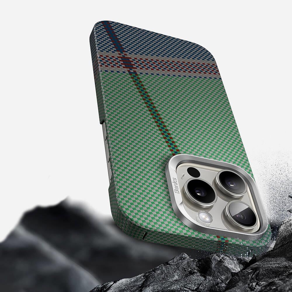 Apple iPhone 16 Pro Max Kılıf M-safe Şarj Özellikli Karbon Fiber Tasarımlı Benks Passion Green ArmorAir Kevlar Kapak