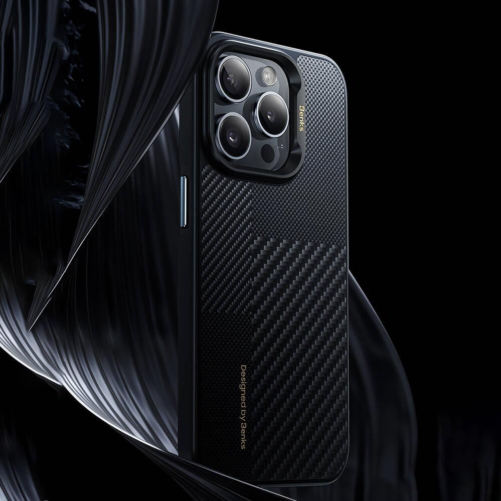Apple iPhone 16 Pro Max Kılıf M-safe Şarj Özellikli Karbon Fiber Benks Montage Hybrid ArmorPro Kevlar Kapak