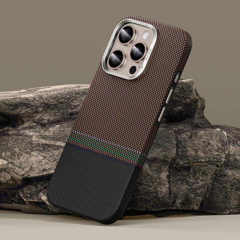 Apple iPhone 16 Pro Max Kılıf M-safe Şarj Özellikli Karbon Fiber Tasarımlı Benks Prestige ArmorPro Kevlar Kapak