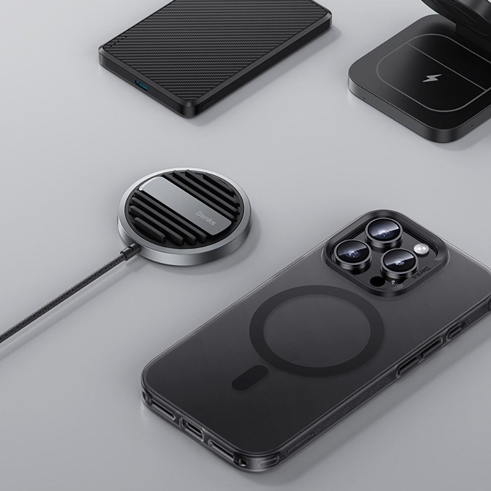 Apple iPhone 17 Pro Kılıf M-safe Şarj Özellikli Benks Lucid Armor Kapak