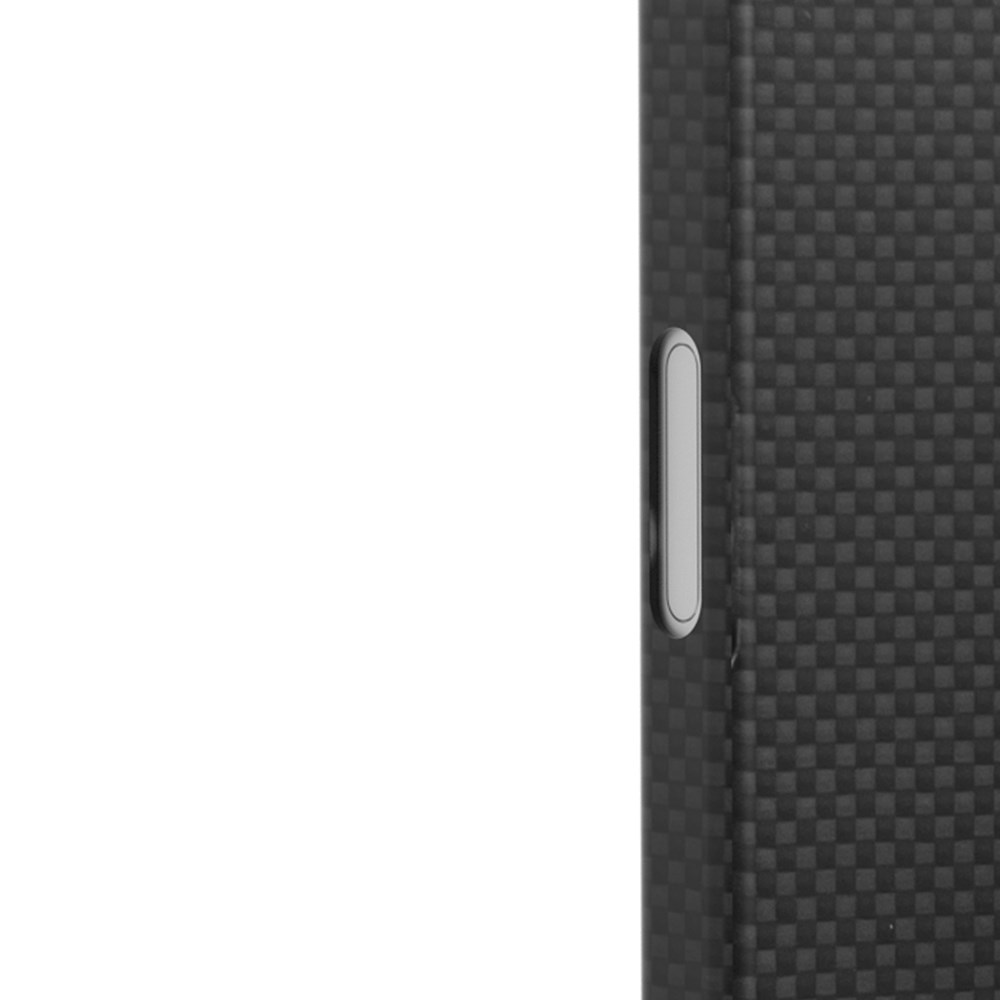 Apple iPhone 17 Pro Max Kılıf M-safe Şarj Özellikli Aramid Fiber Youngkit 1500D Extreme Wing Titanyum-Gold Serisi Kapak