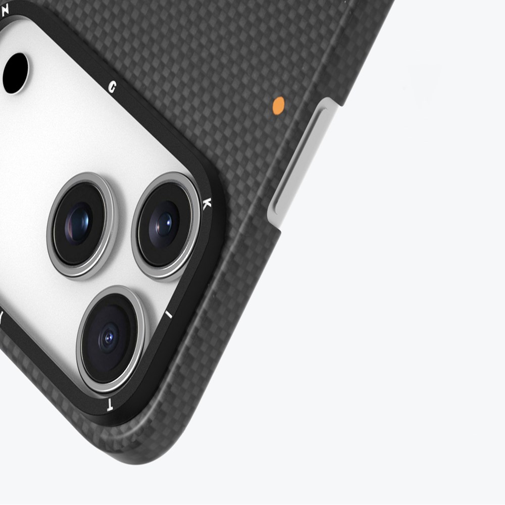 Apple iPhone 17 Pro Max Kılıf M-safe Şarj Özellikli Aramid Fiber Youngkit 1500D Extreme Wing Titanyum-Gold Serisi Kapak