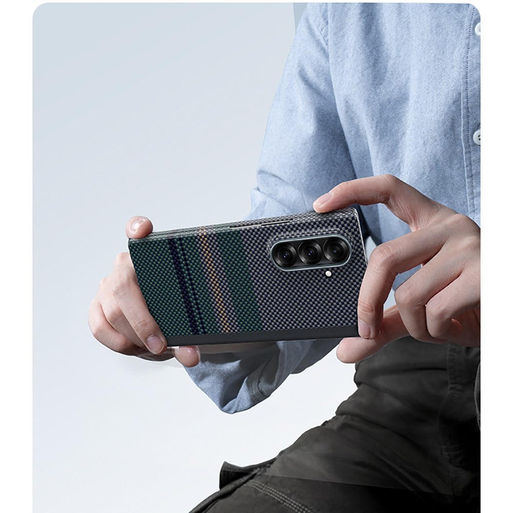 Galaxy Z Fold 7 Kılıf M-safe Şarj Özellikli Karbon Fiber Tasarımlı Benks Aurora ArmorAir Kevlar Kapak