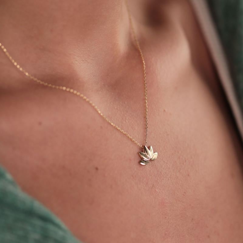 lotus-kolye-959eed.jpg