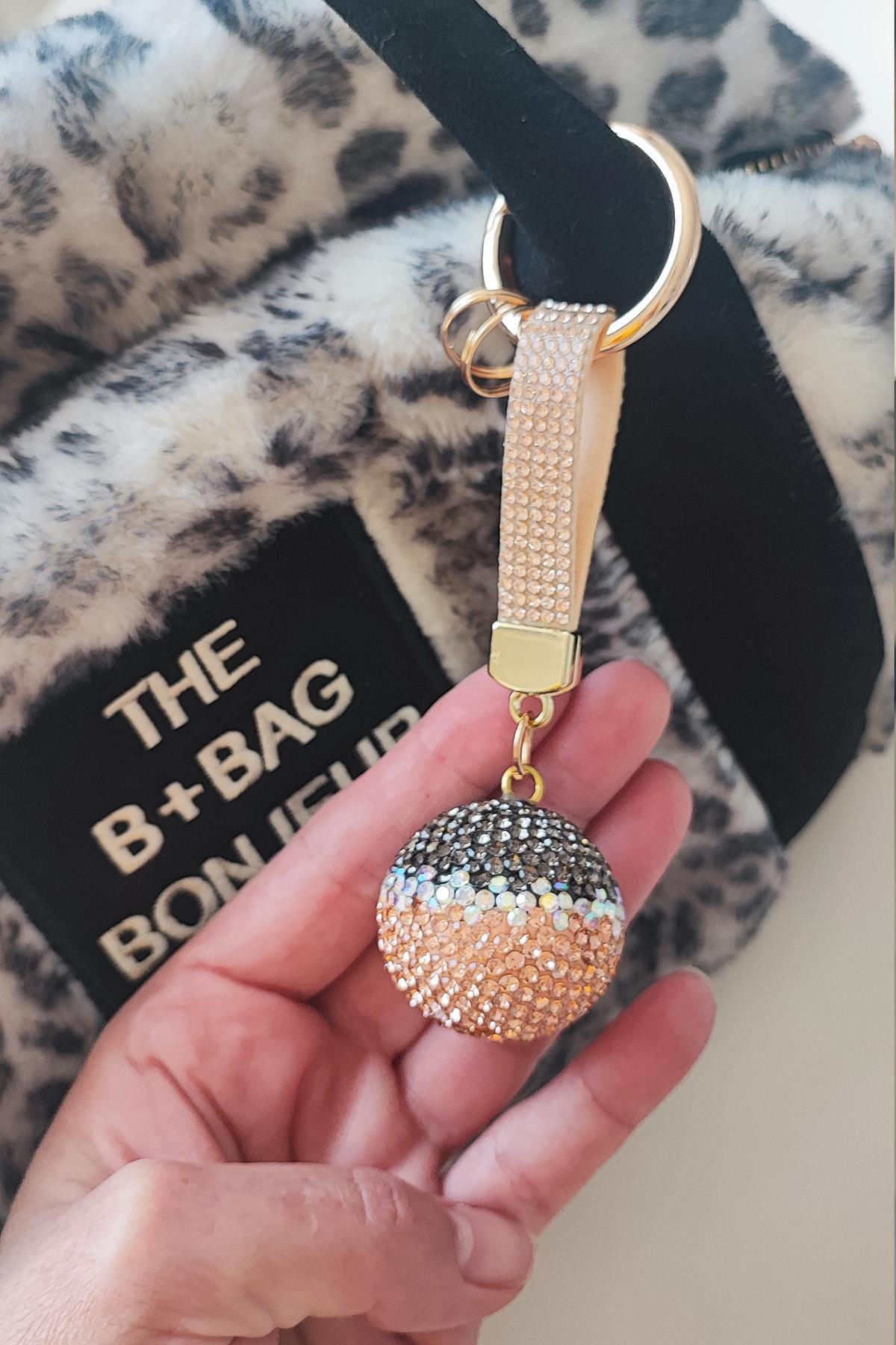 1.Kalite Zirkon Taşlı Gümüş-Nude Top Model Anahtarlık Ve Çanta Aksesuarı  ve Hediyelik