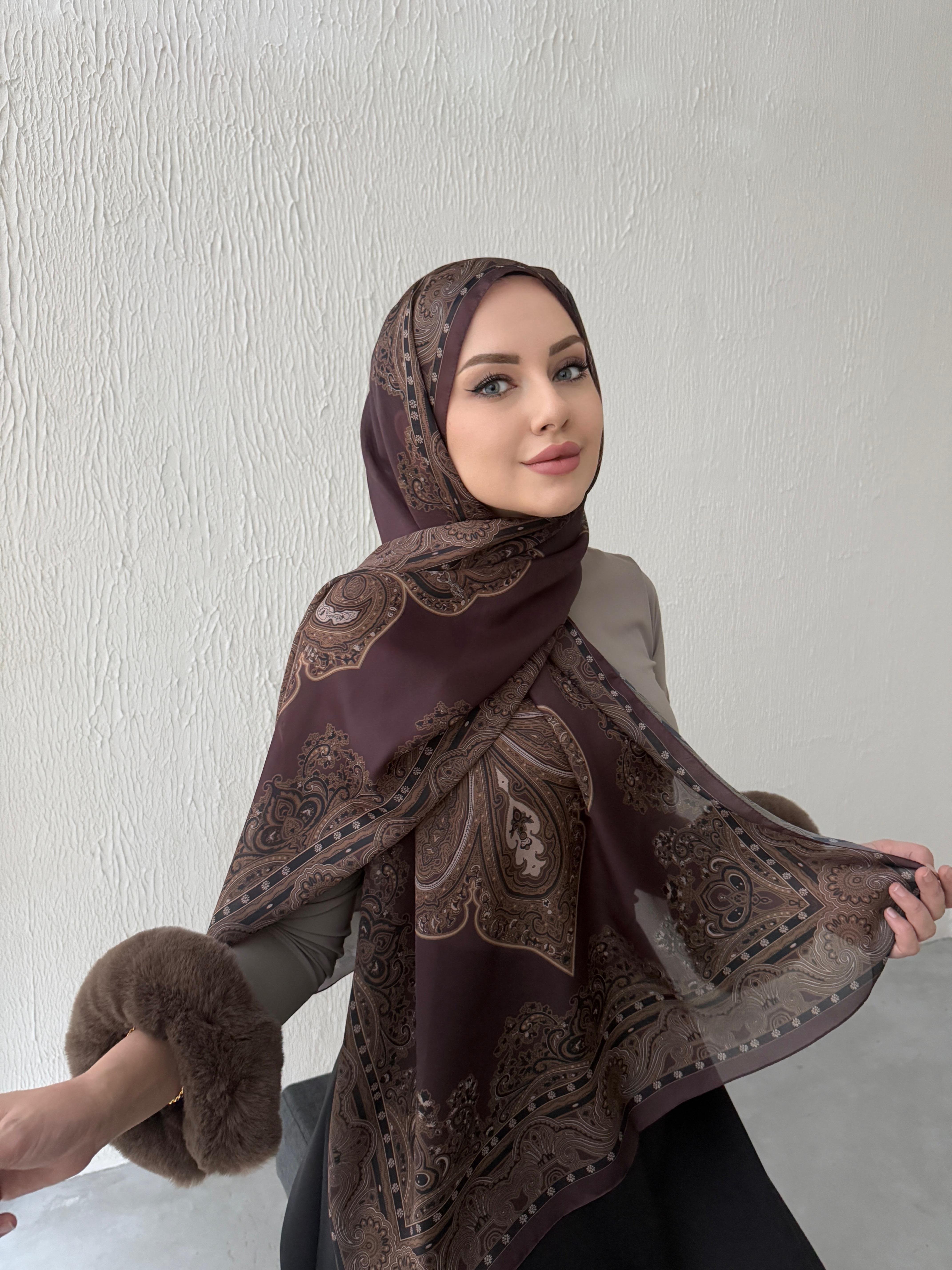 Hüma Authentic Indian Silk Shawl