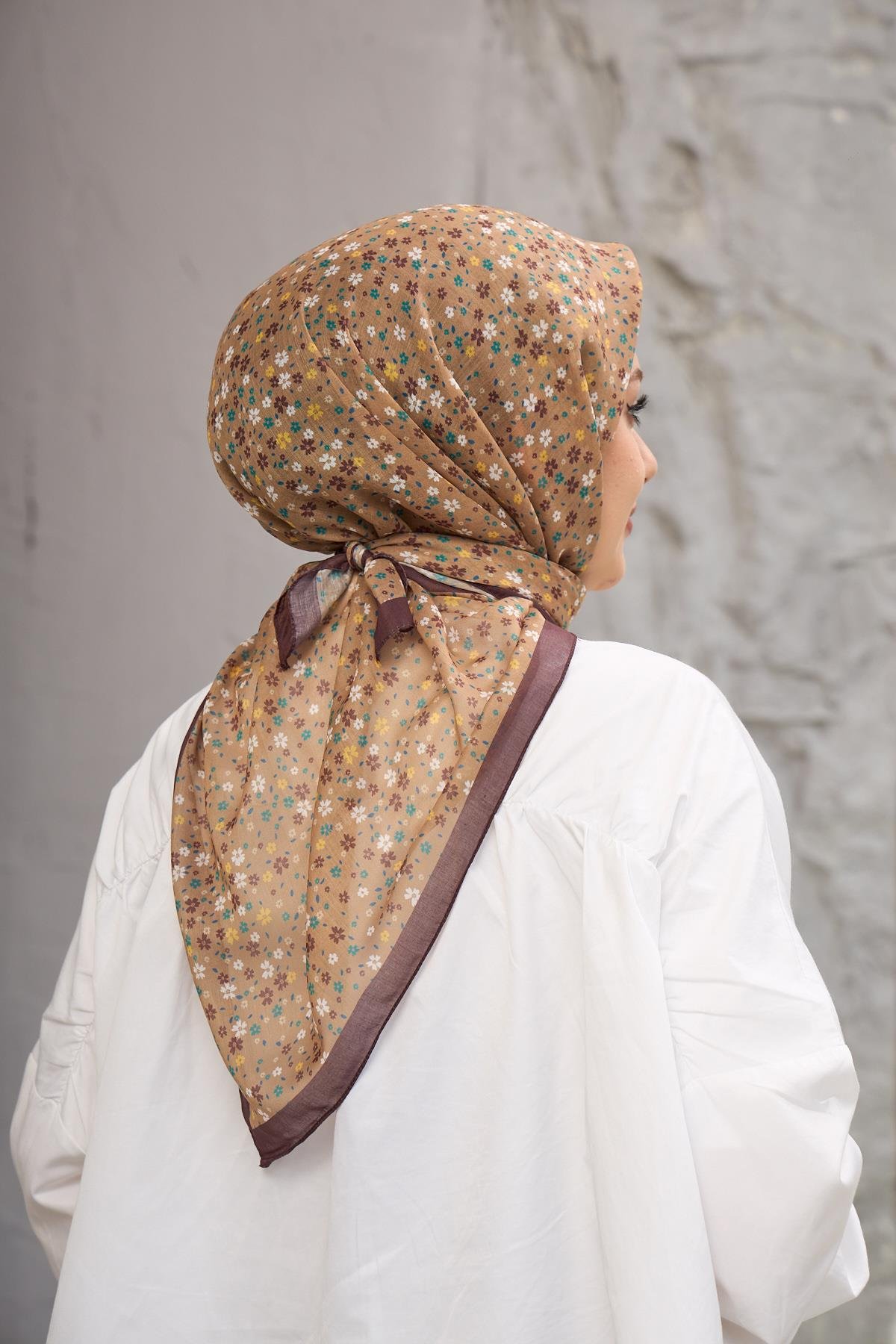 Kahverengi Çicek Dijital Soft Eşarp 